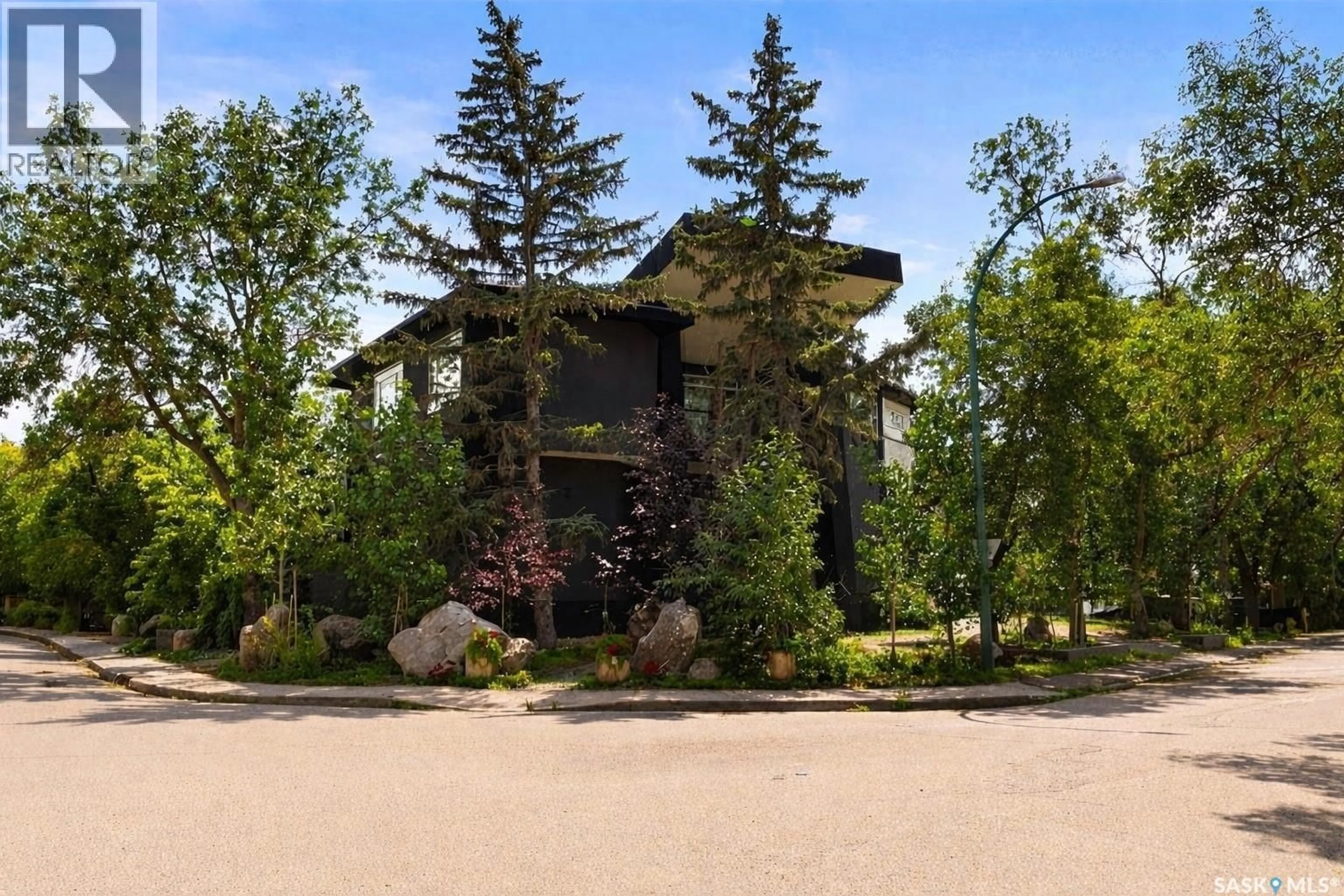 Patio, unknown for 3601 GRASSICK AVENUE, Regina Saskatchewan S4S0Z3