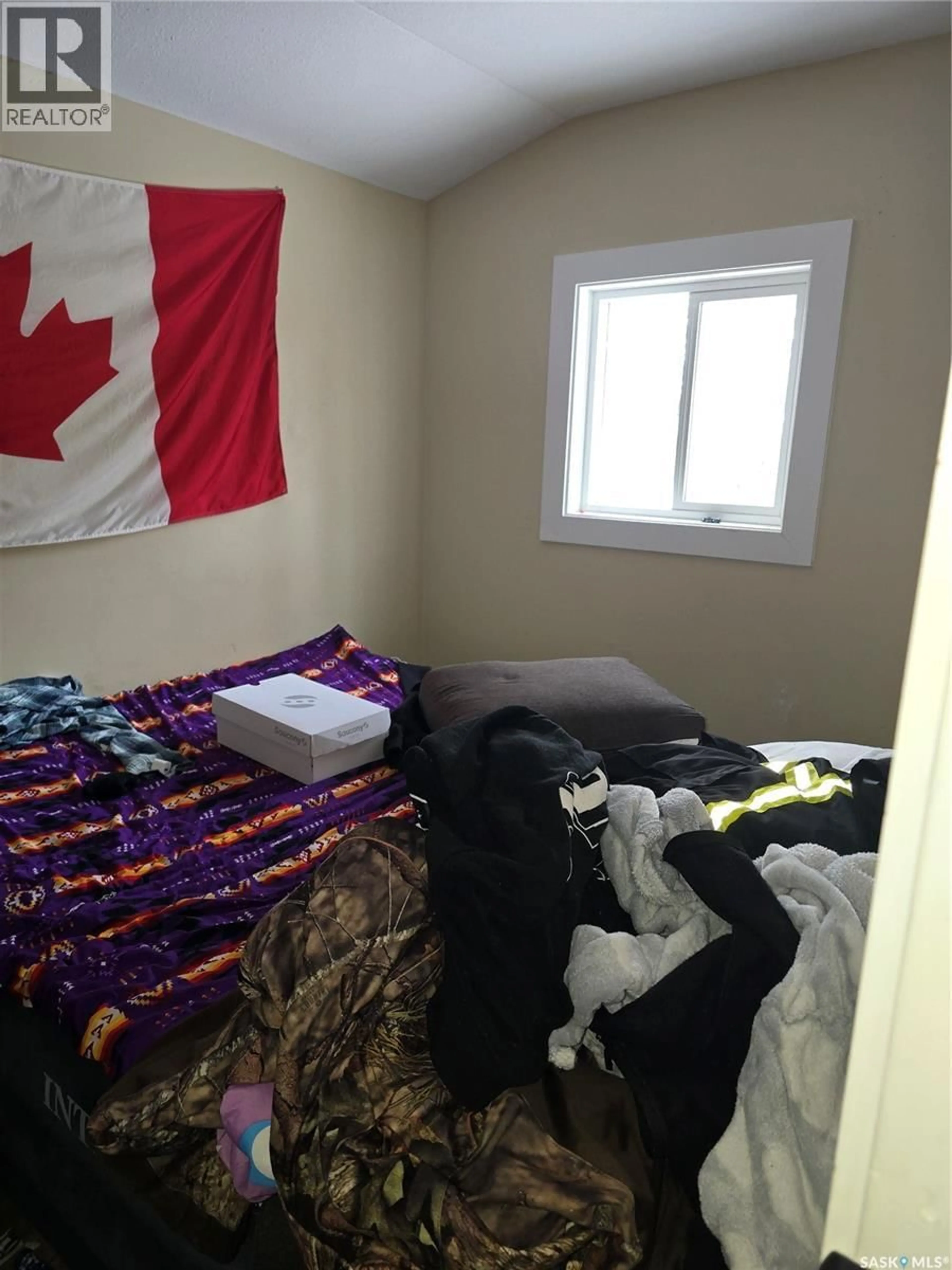 A pic of a room for 125 S AVENUE S, Saskatoon Saskatchewan S7M2Z7