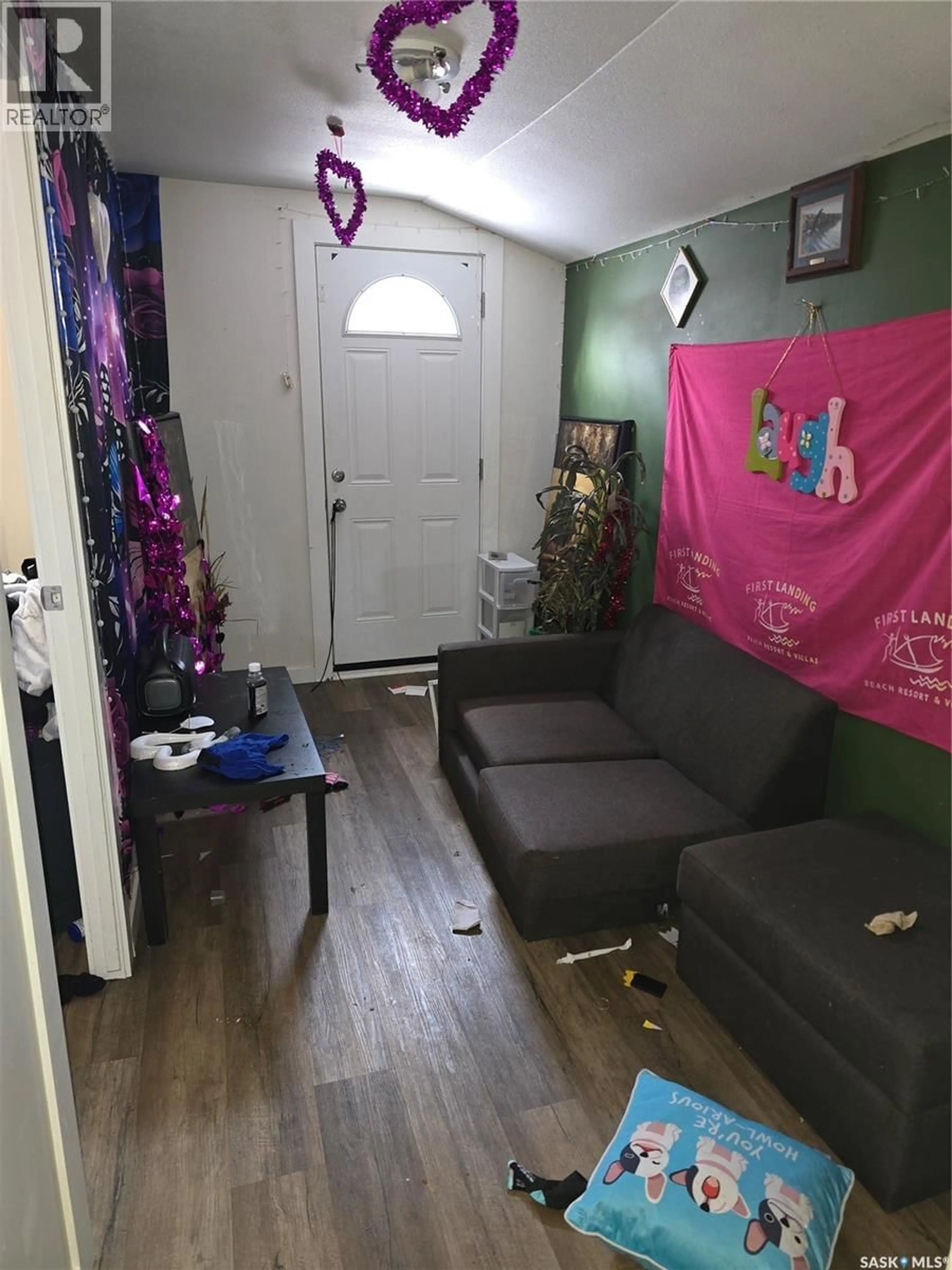 A pic of a room for 125 S AVENUE S, Saskatoon Saskatchewan S7M2Z7