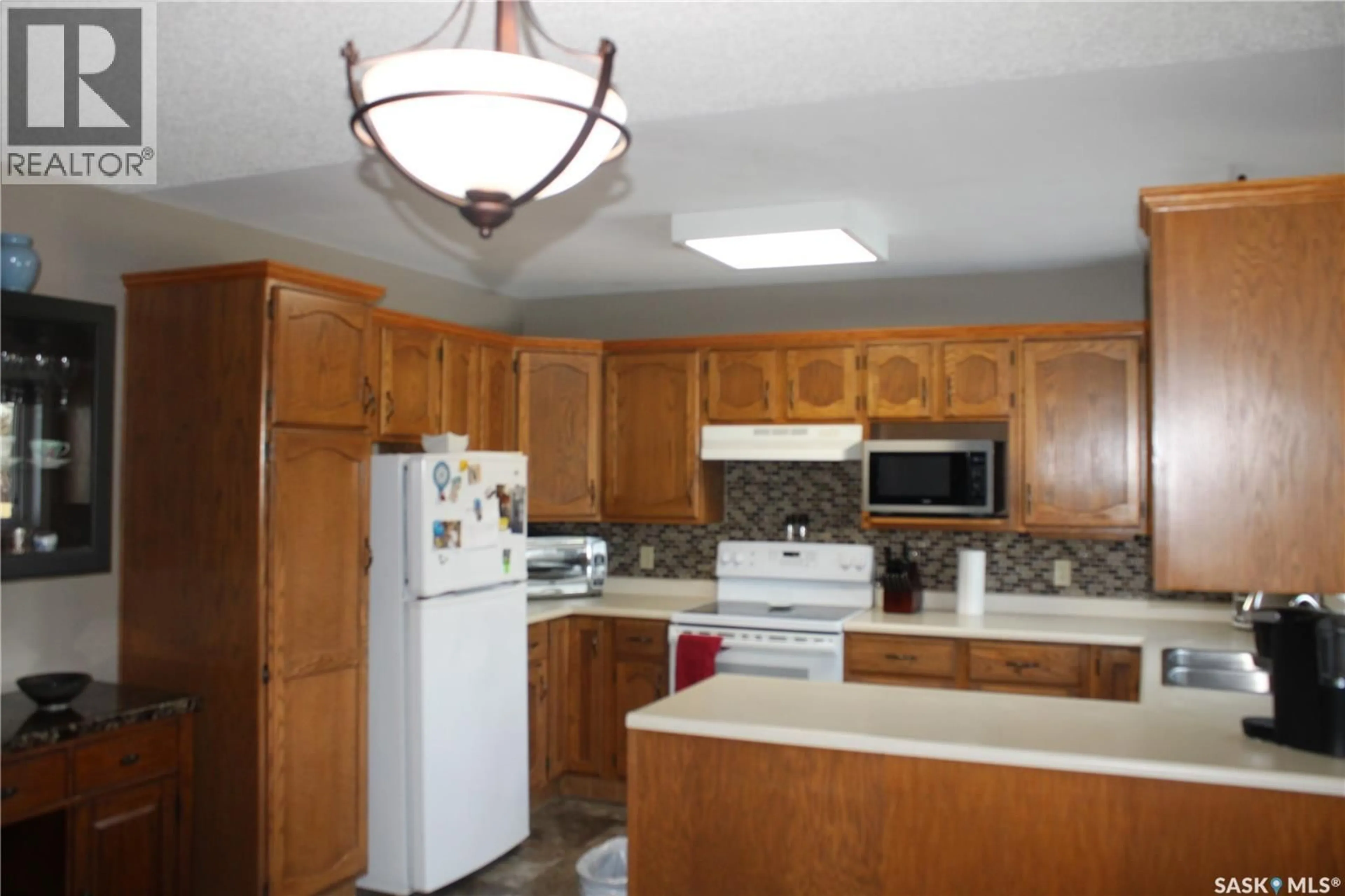 Standard kitchen, unknown for 27 MORRISON DRIVE, Yorkton Saskatchewan S3N3W5