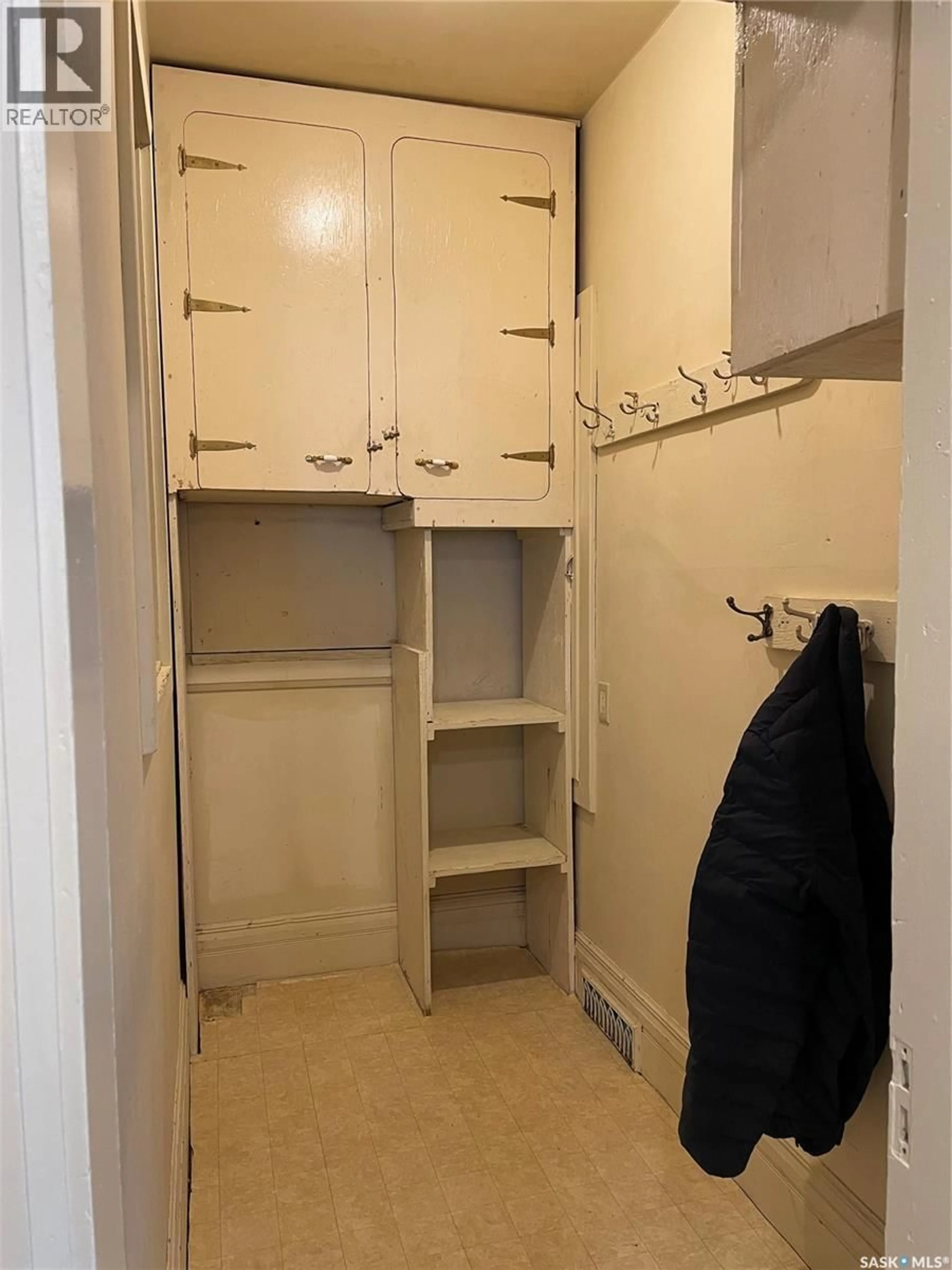 Storage room or clothes room or walk-in closet for 453 U AVENUE, Saskatoon Saskatchewan S7M3A3