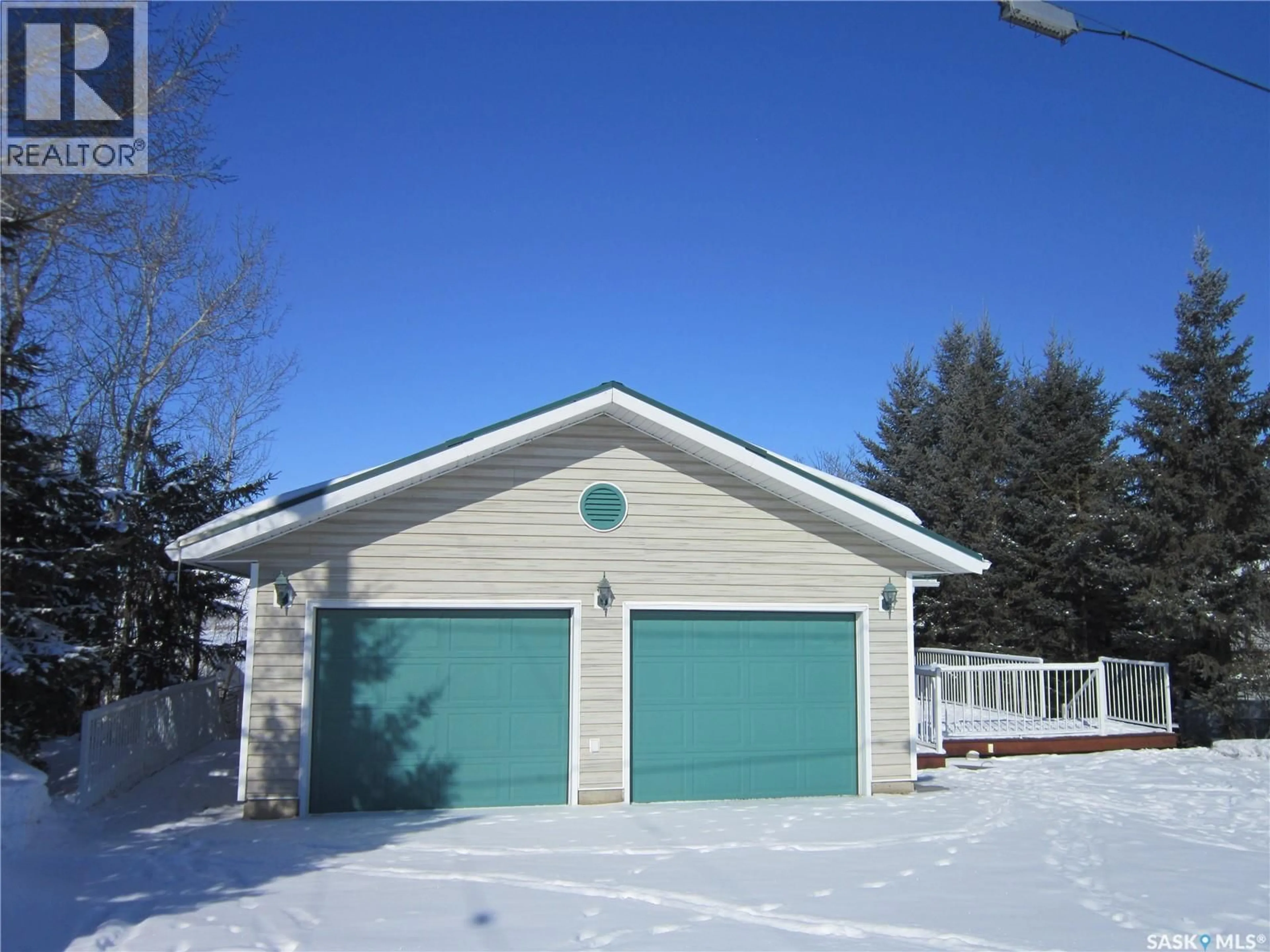 Indoor garage for 3167 BERARD BEACH DRIVE, Wakaw Lake Saskatchewan S0K4P0