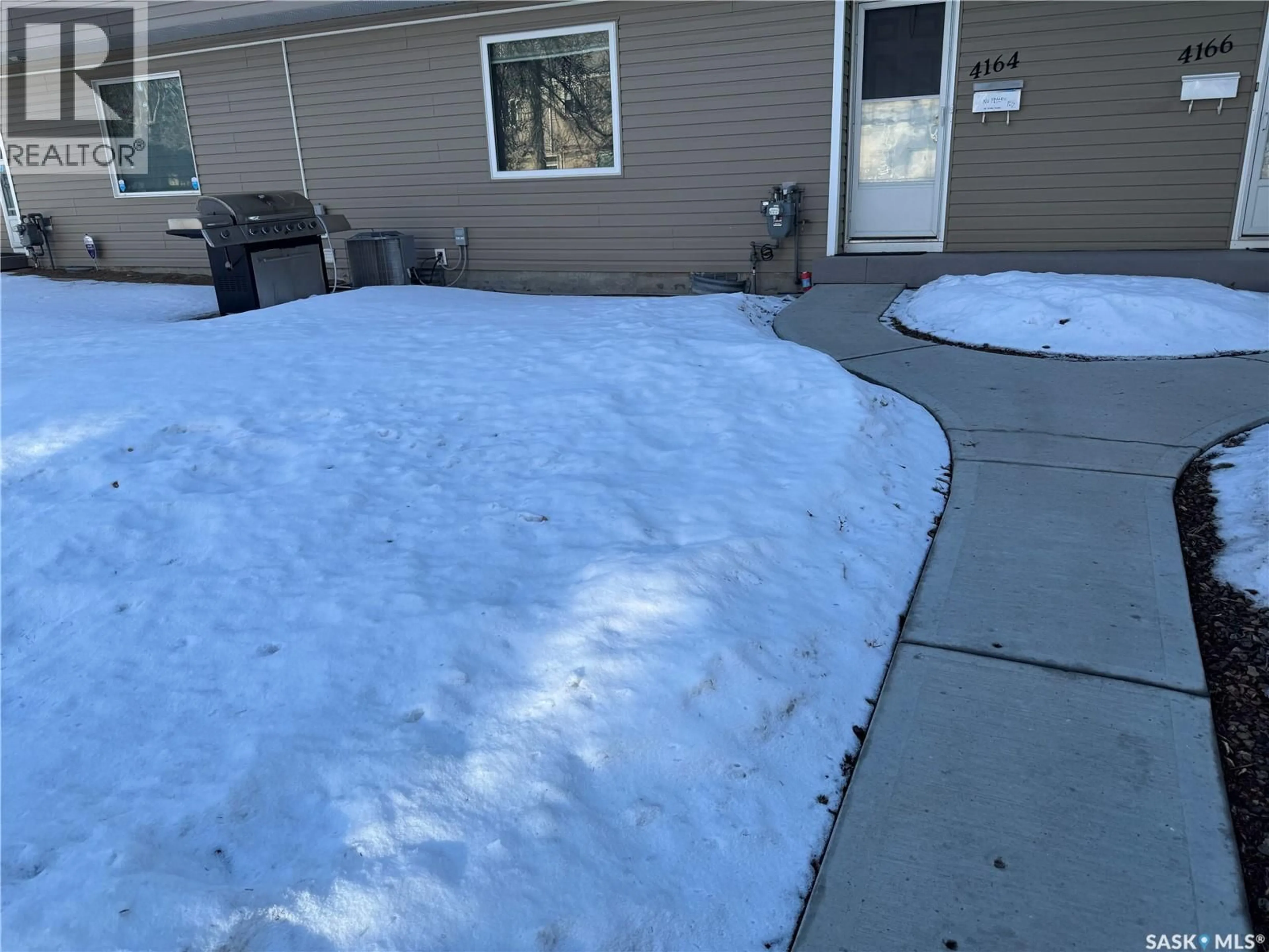 Patio, street for 4164 CASTLE ROAD, Regina Saskatchewan S4S6A4