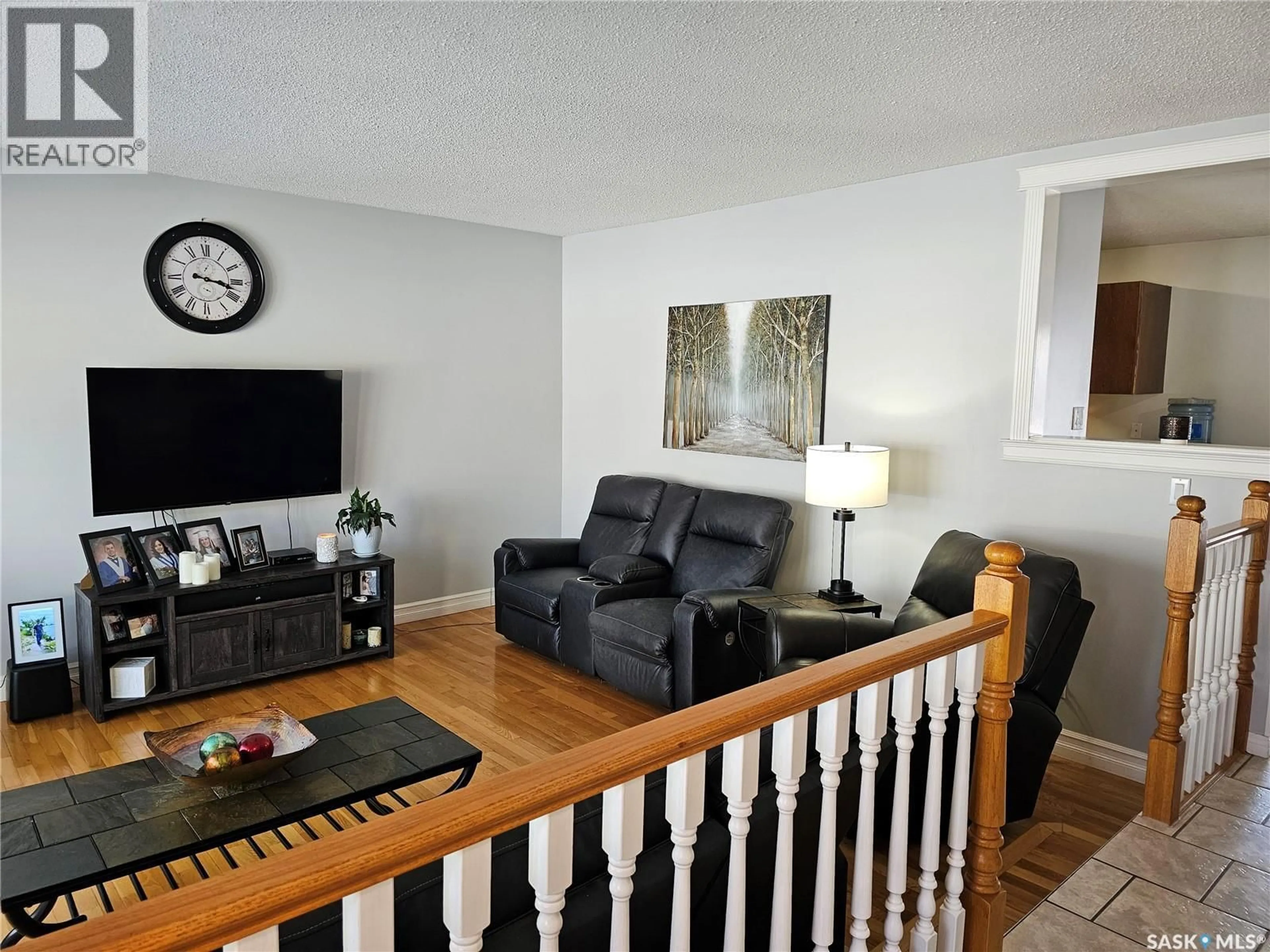 Living room with furniture, unknown for 29 SWAIN CRESCENT, Humboldt Saskatchewan S0K2A0