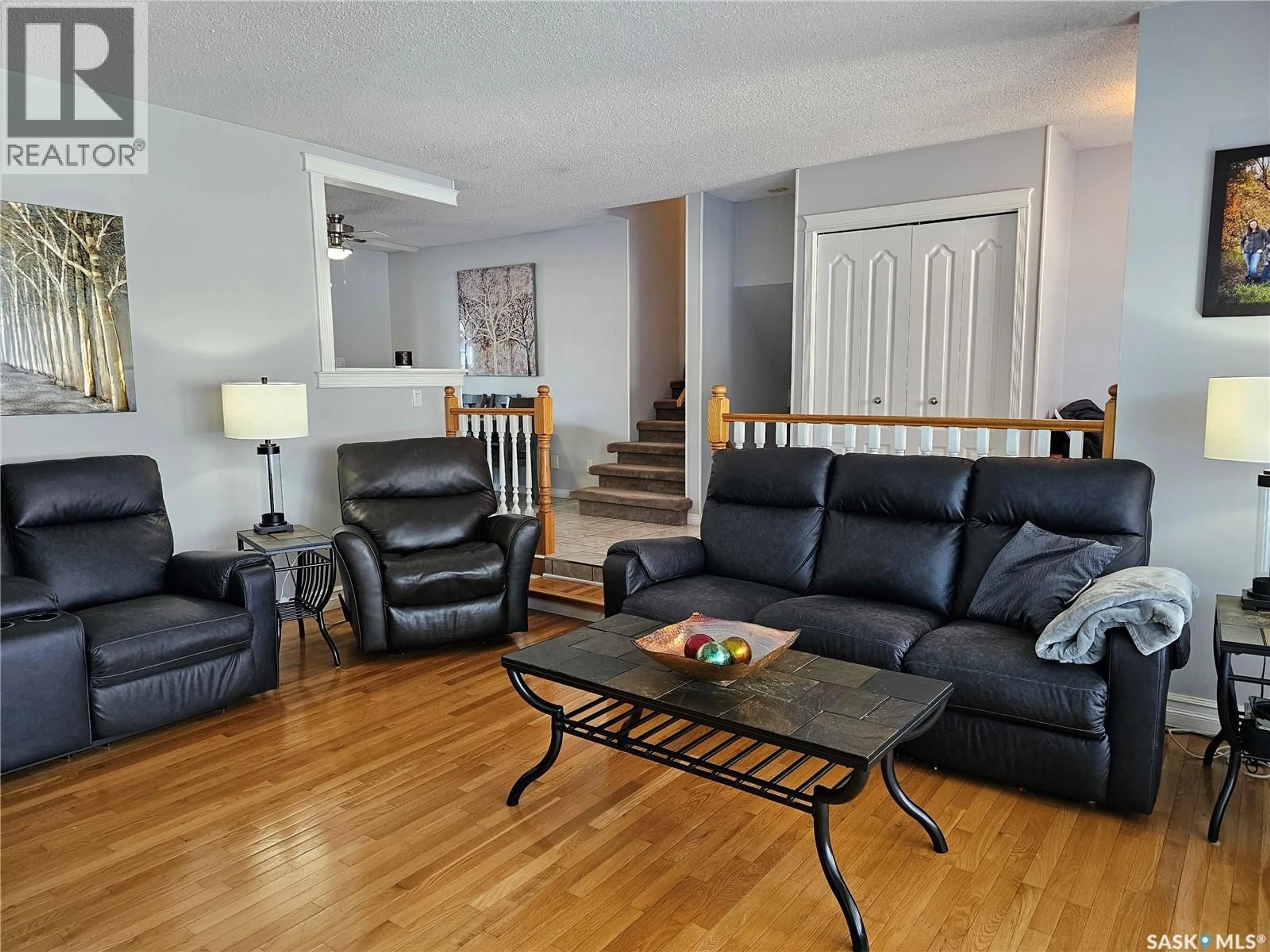 Living room with furniture, unknown for 29 SWAIN CRESCENT, Humboldt Saskatchewan S0K2A0