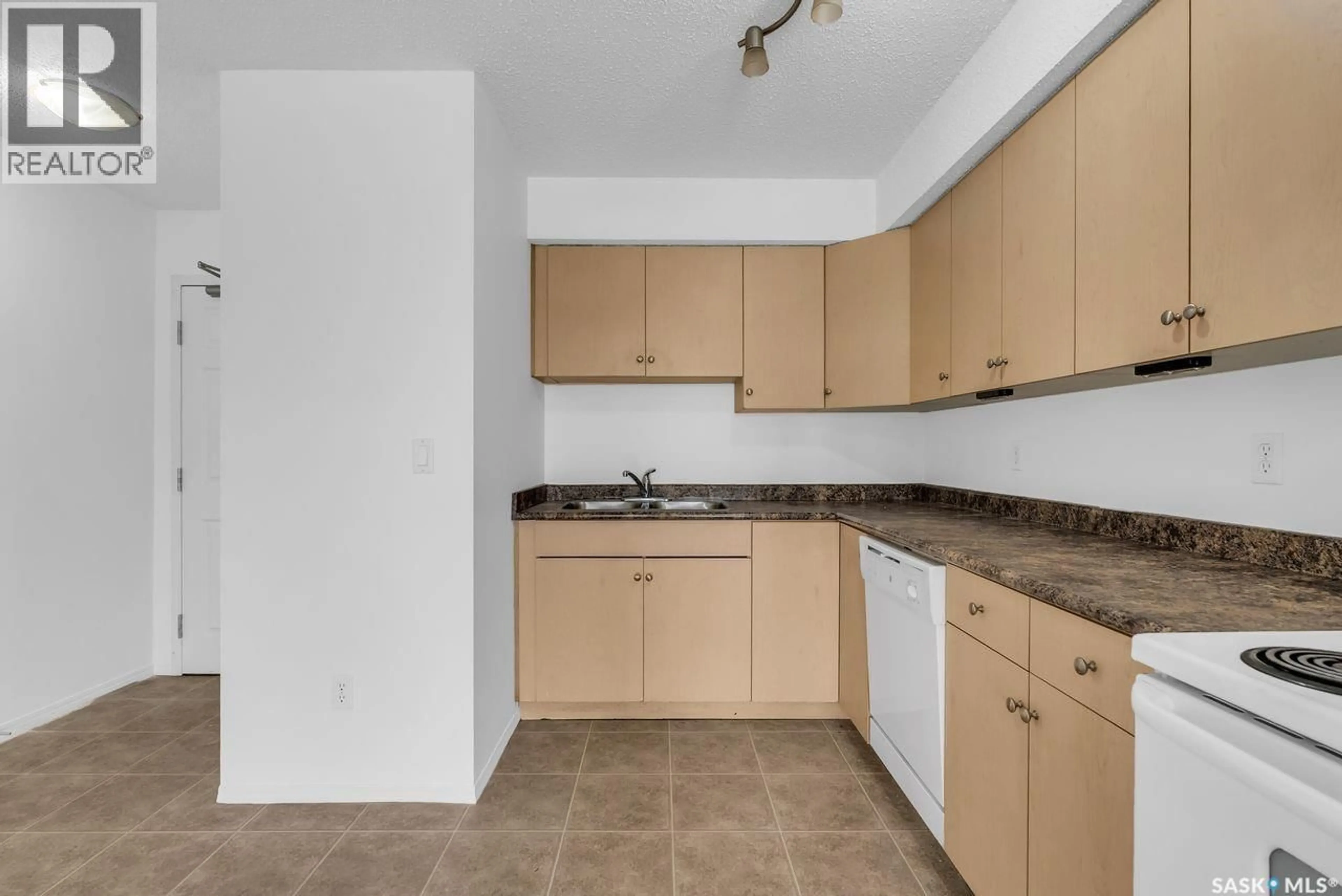 Standard kitchen, unknown for 103 - 303 LOWE ROAD, Saskatoon Saskatchewan S7S1P2