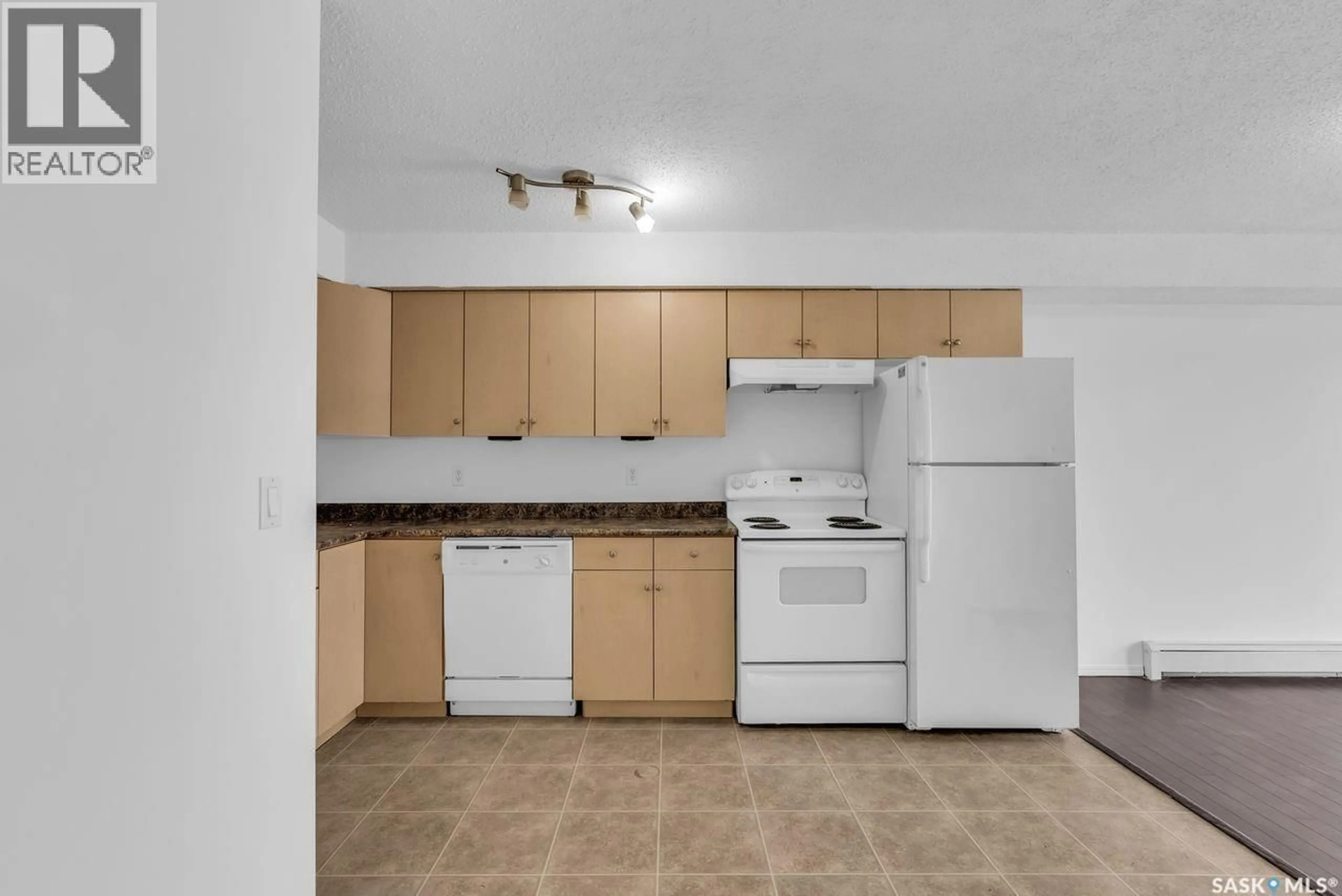 Standard kitchen, unknown for 103 - 303 LOWE ROAD, Saskatoon Saskatchewan S7S1P2