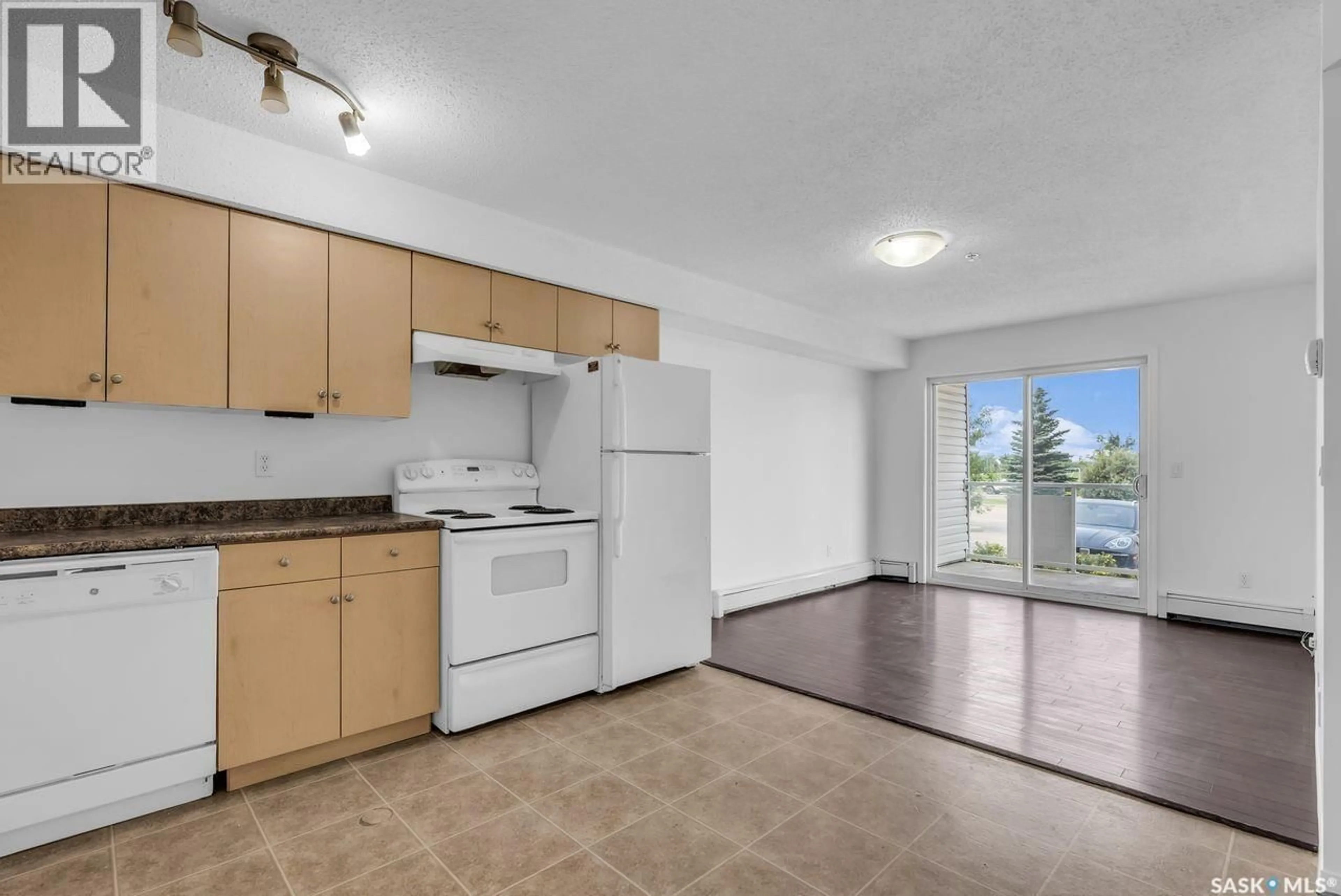 Standard kitchen, floor is not visible for 103 - 303 LOWE ROAD, Saskatoon Saskatchewan S7S1P2