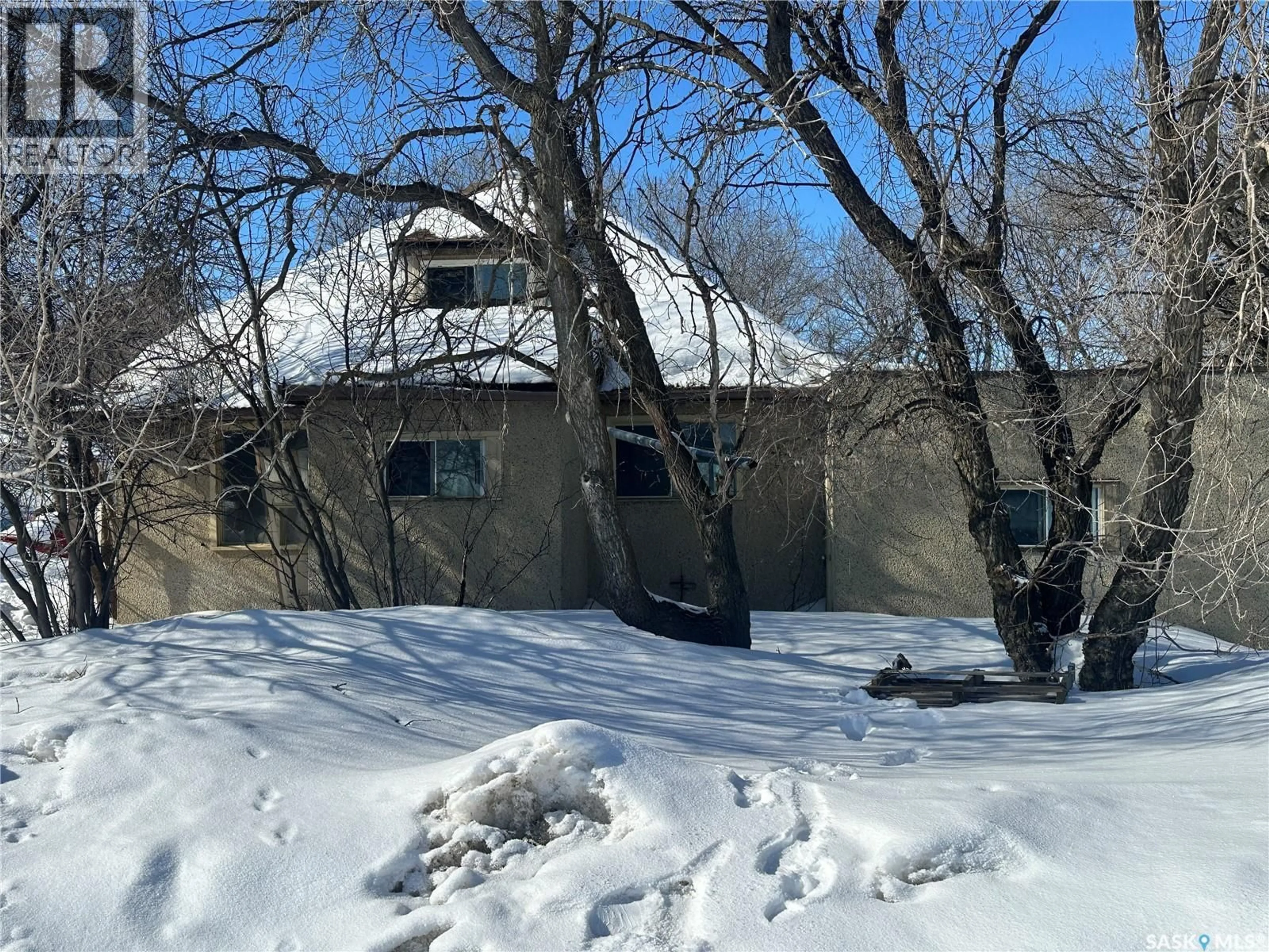 A pic from outside/outdoor area/front of a property/back of a property/a pic from drone, street for 409 1ST AVENUE, Leroy Saskatchewan S0K2P0