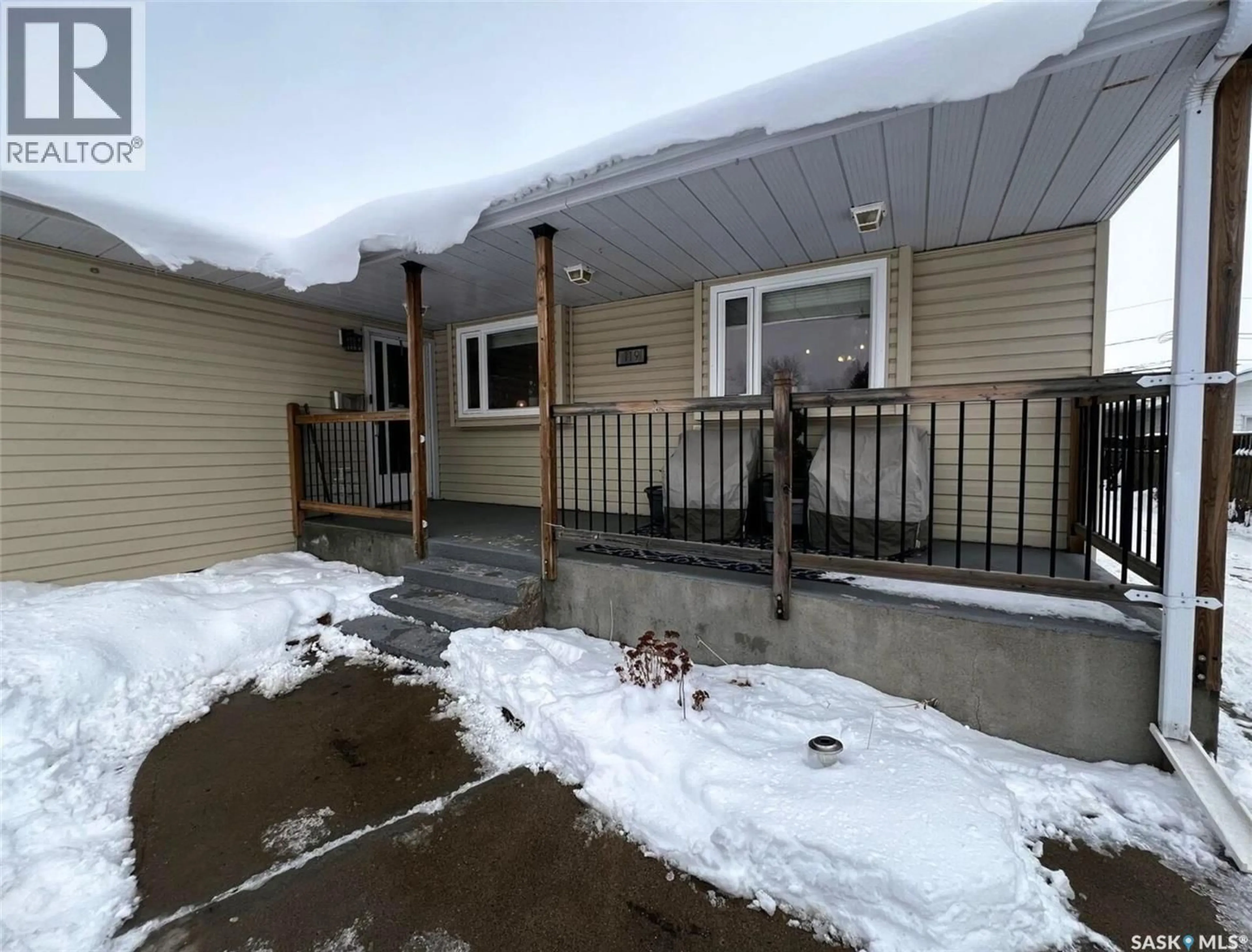 Patio, street for 119 MACDONALD PLACE, Swift Current Saskatchewan S9H4A5