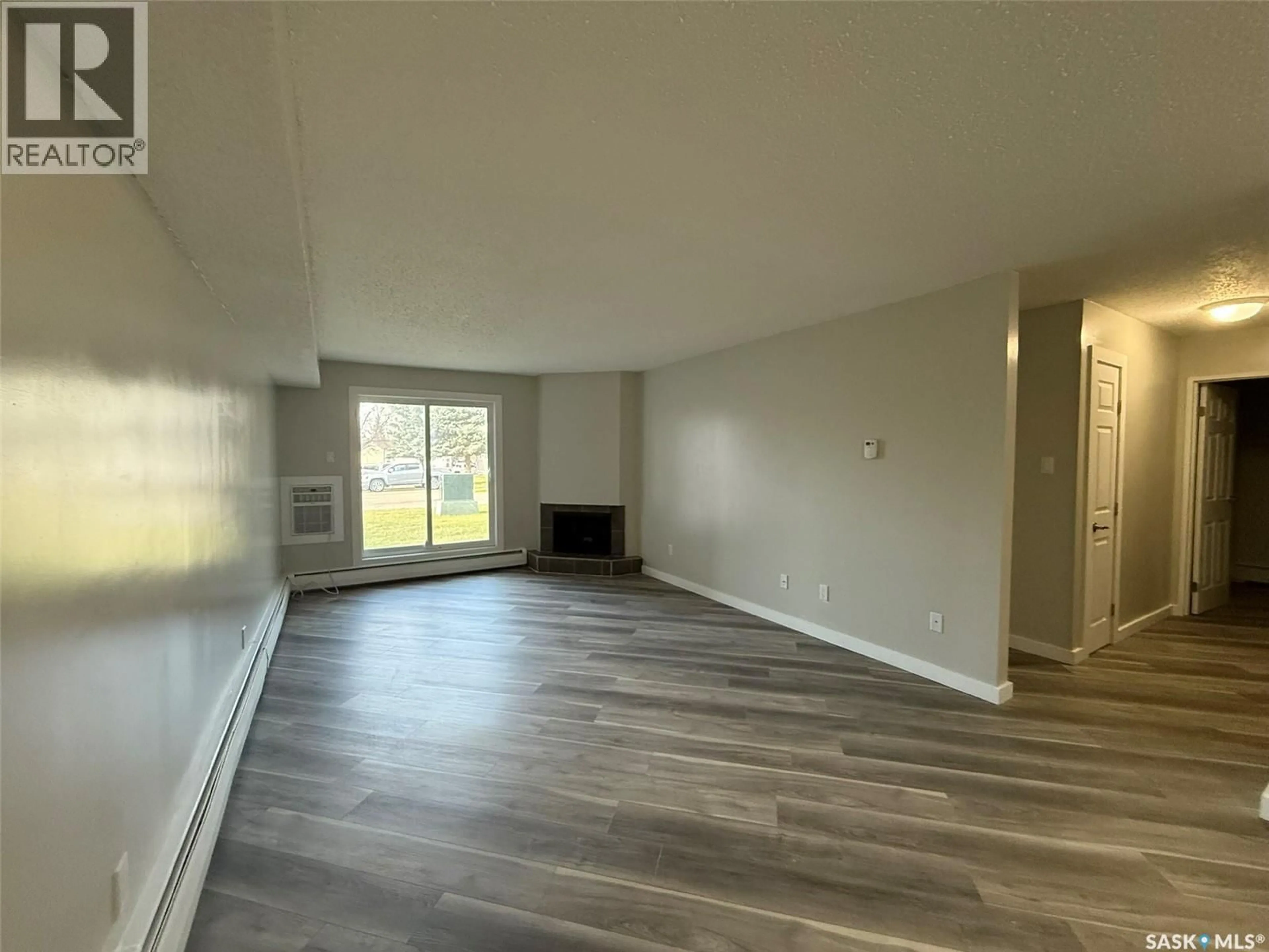 A pic of a room for 101 - 1822 EAGLESHAM AVENUE, Weyburn Saskatchewan S4T2R1