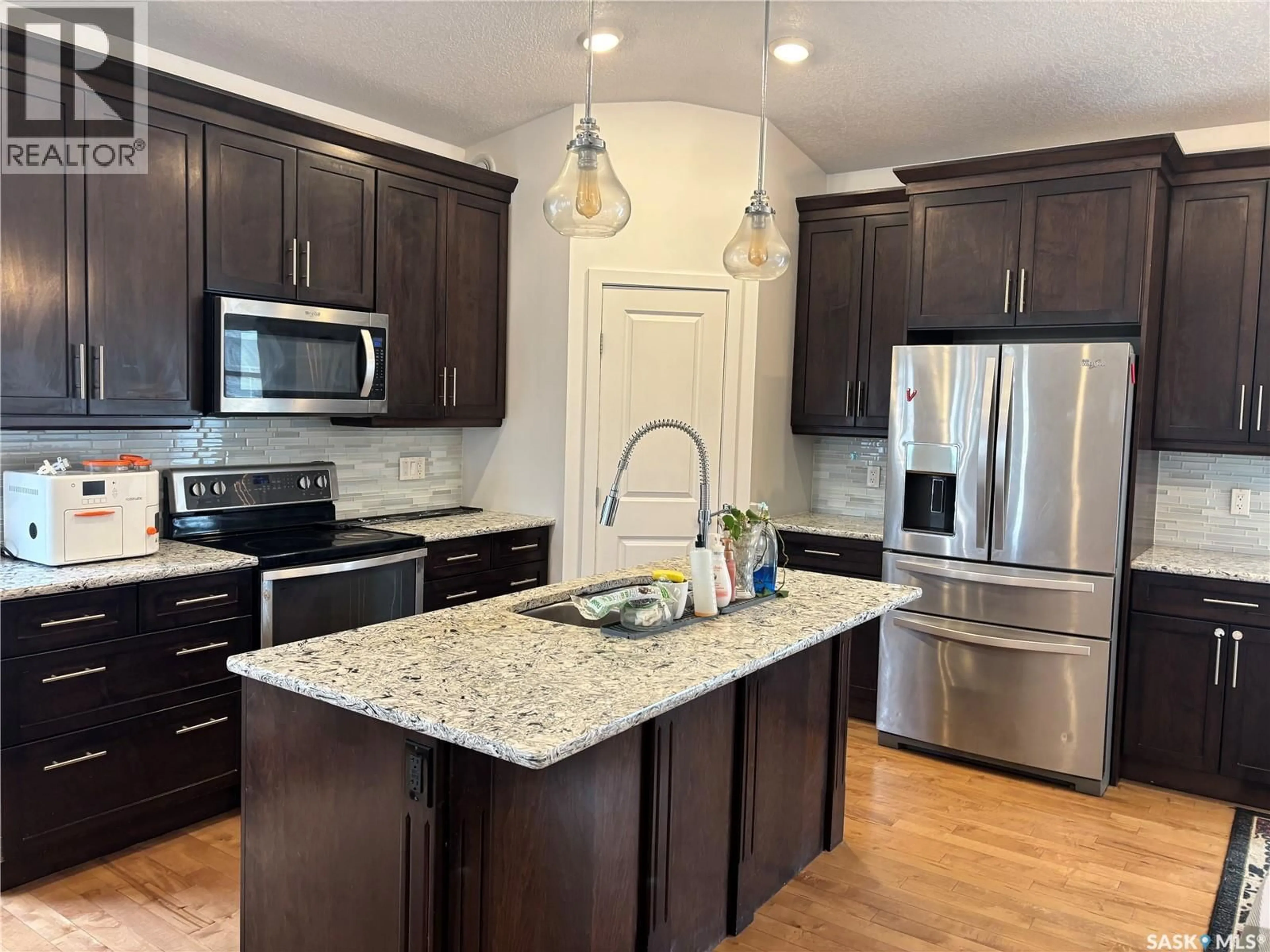 Open concept kitchen, unknown for 436 RIDGEDALE STREET, Swift Current Saskatchewan S9H5R9