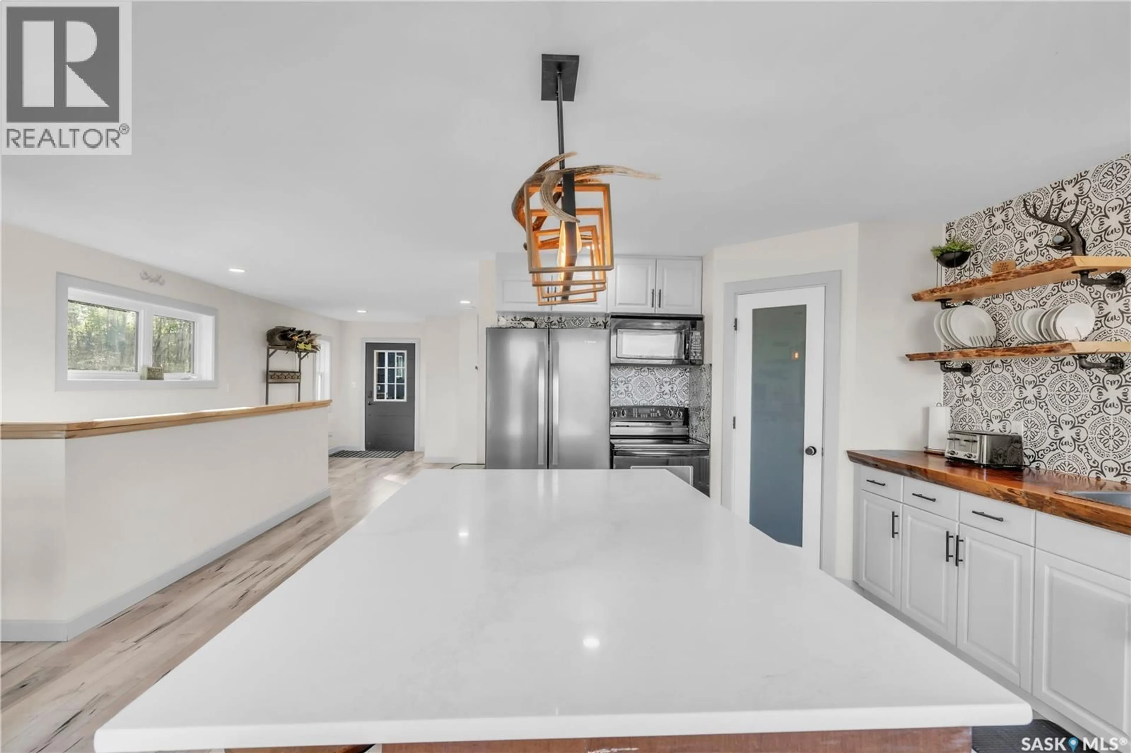 Open concept kitchen, ceramic/tile floor for 24 LAKESHORE DRIVE, Loon Lake Rm No. 561 Saskatchewan S0M1L0