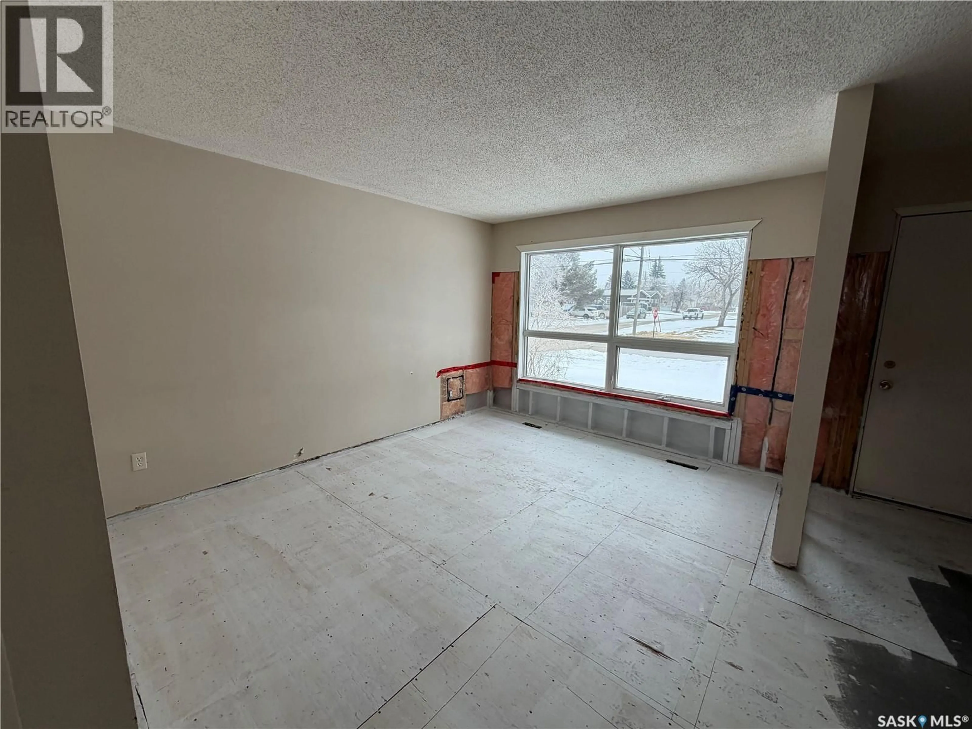 A pic of a room for 801 PROSPECT AVENUE, Oxbow Saskatchewan S0C2B0