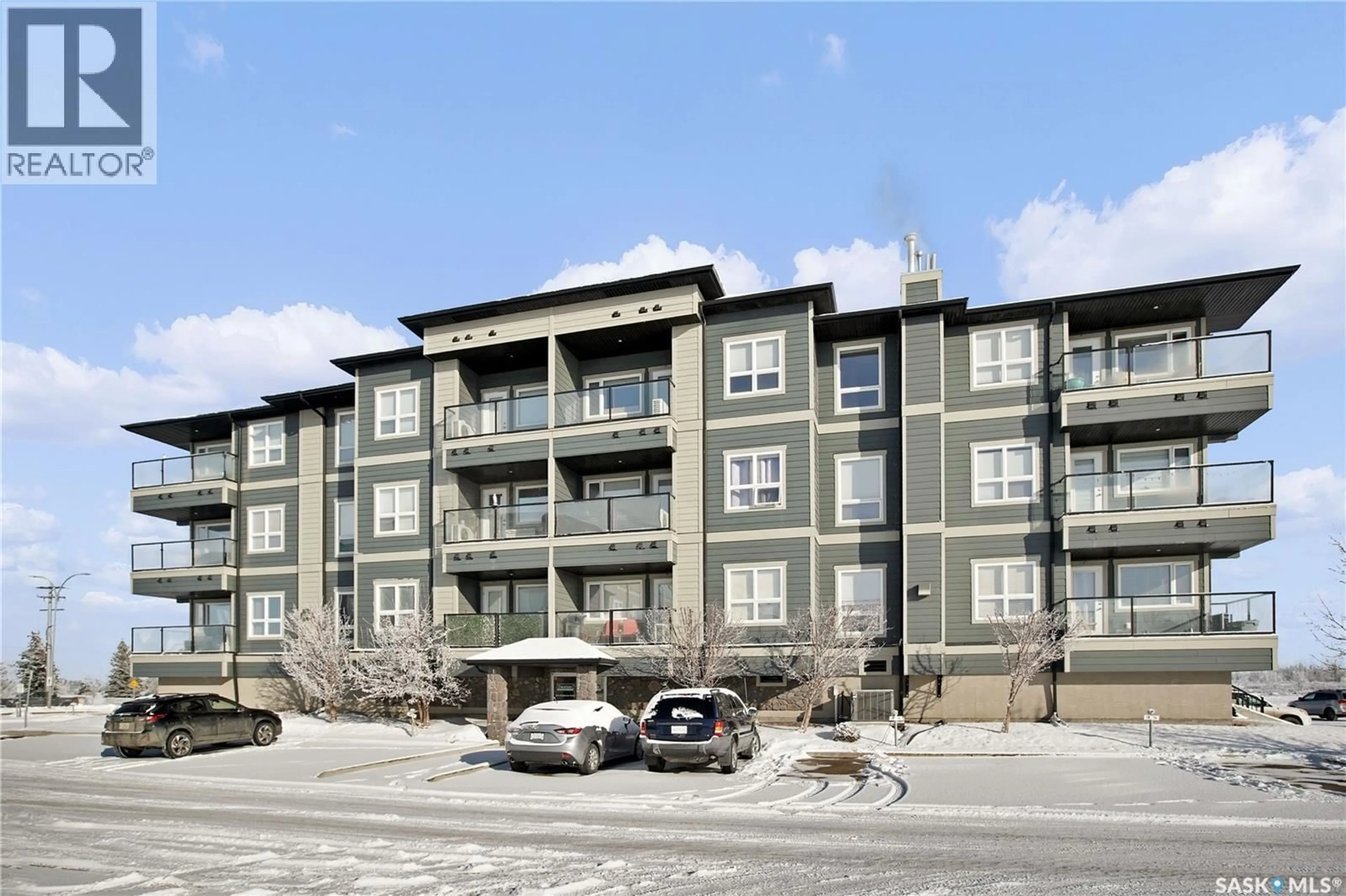 Patio, building for 923 - 208 KRISTJANSON ROAD, Saskatoon Saskatchewan S7S0B1