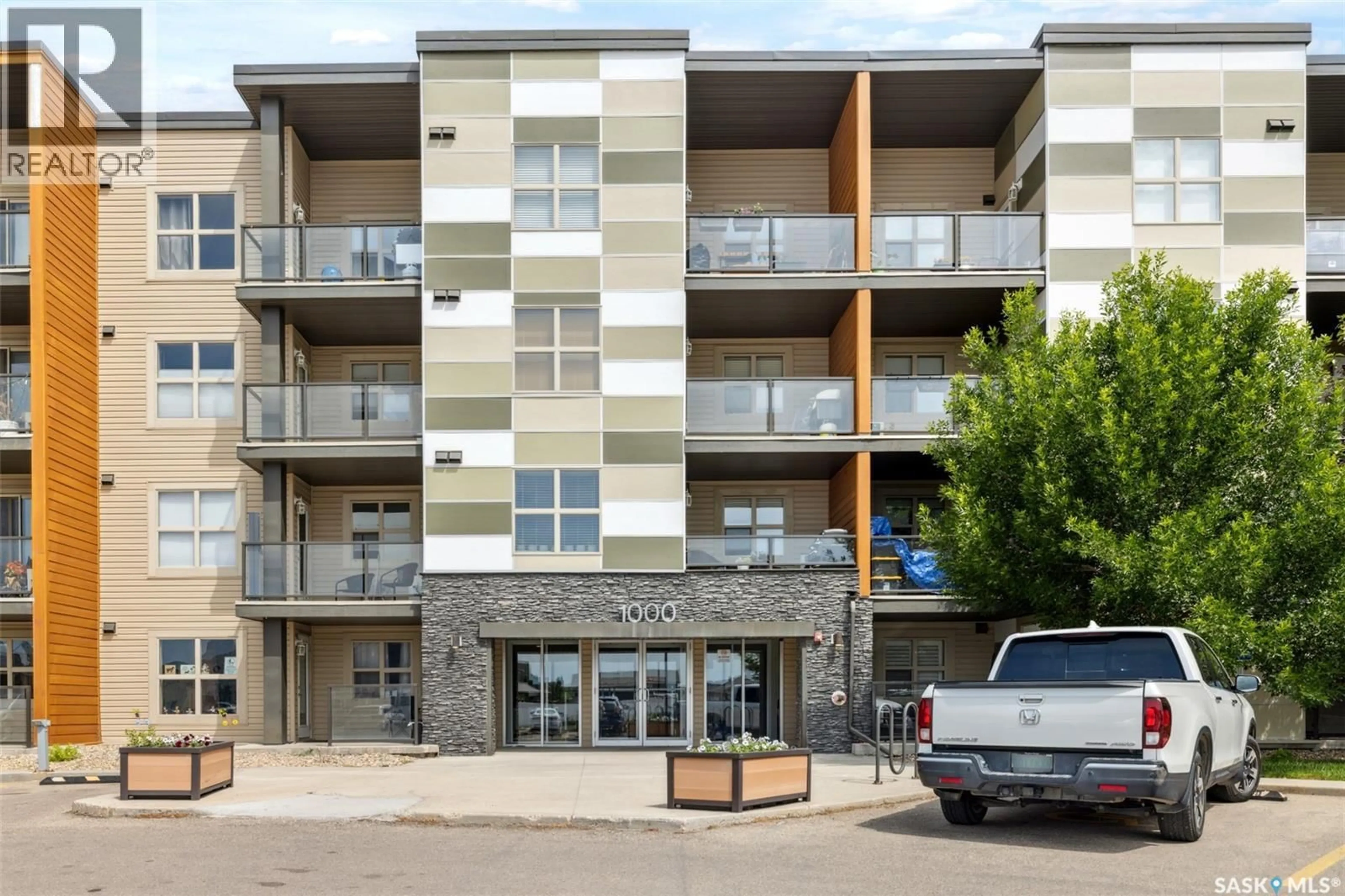 Patio, building for 5500 - 1414 MITCHINSON WAY, Regina Saskatchewan S4W0N9