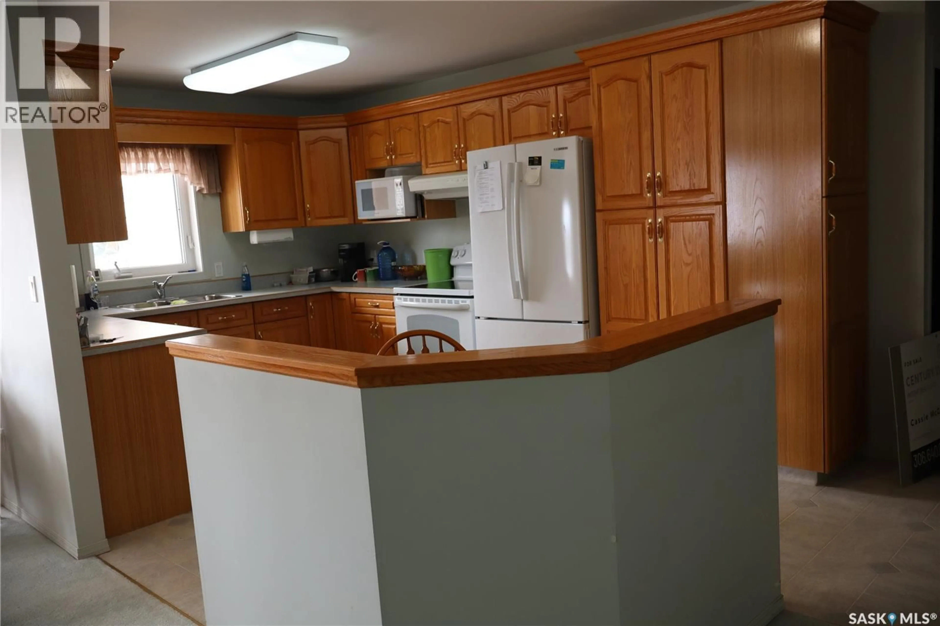 Standard kitchen, unknown for 101 226 3RD AVENUE, Assiniboia Saskatchewan S0H3R0
