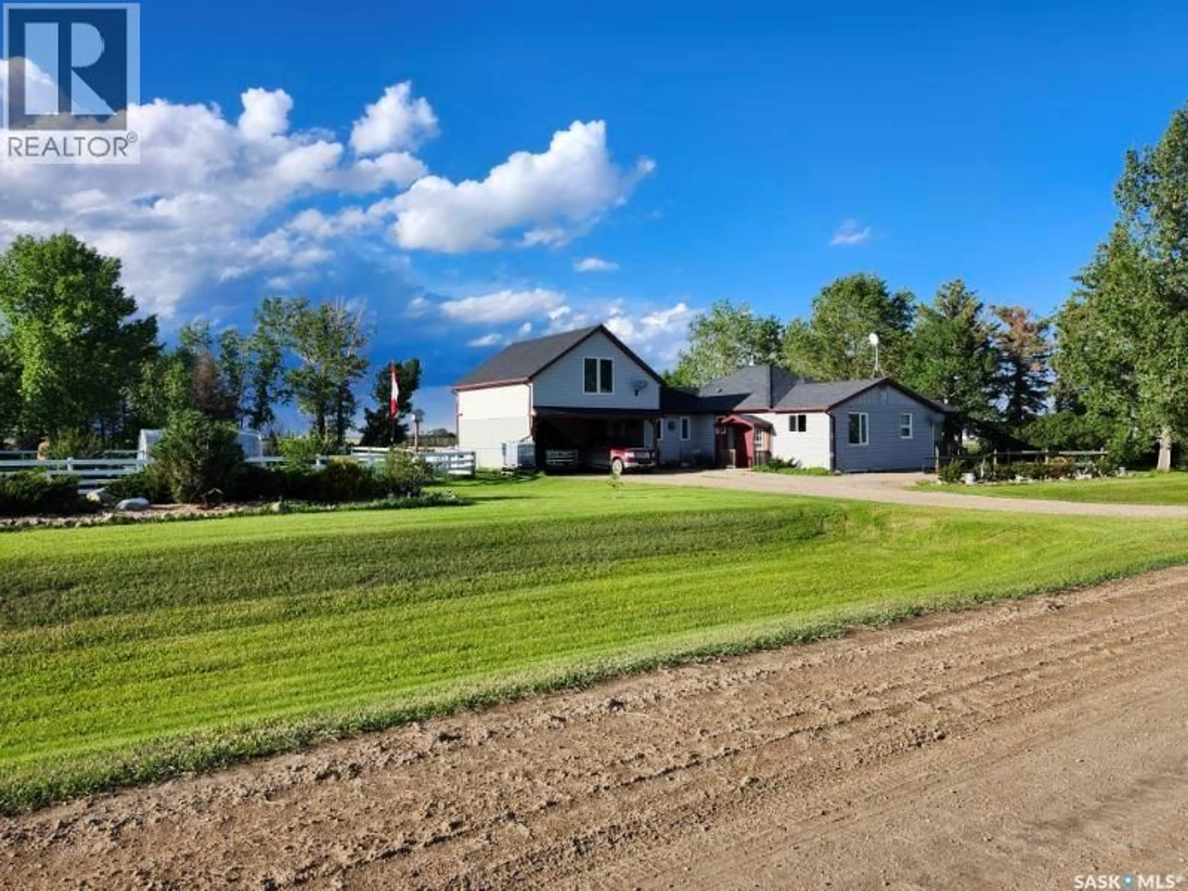 A pic from outside/outdoor area/front of a property/back of a property/a pic from drone, unknown for BELL ACREAGE, Benson Rm No. 35 Saskatchewan S0C0L0