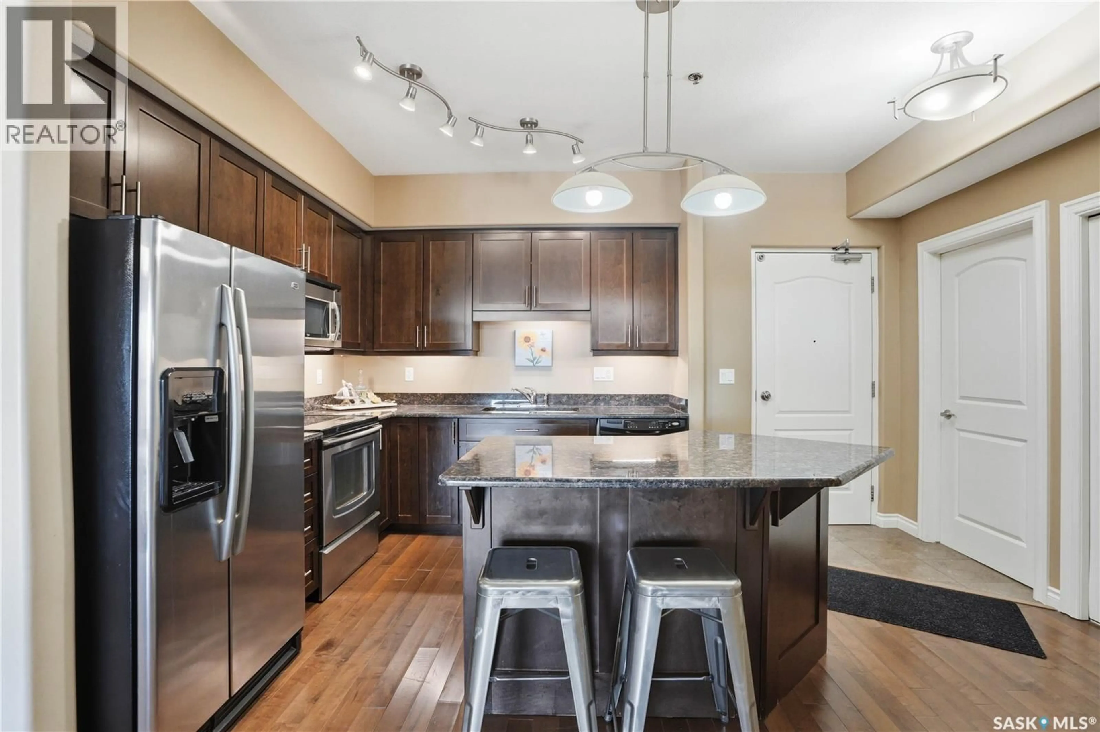 Open concept kitchen, unknown for 311 227 PINEHOUSE DRIVE, Saskatoon Saskatchewan S7K4W9