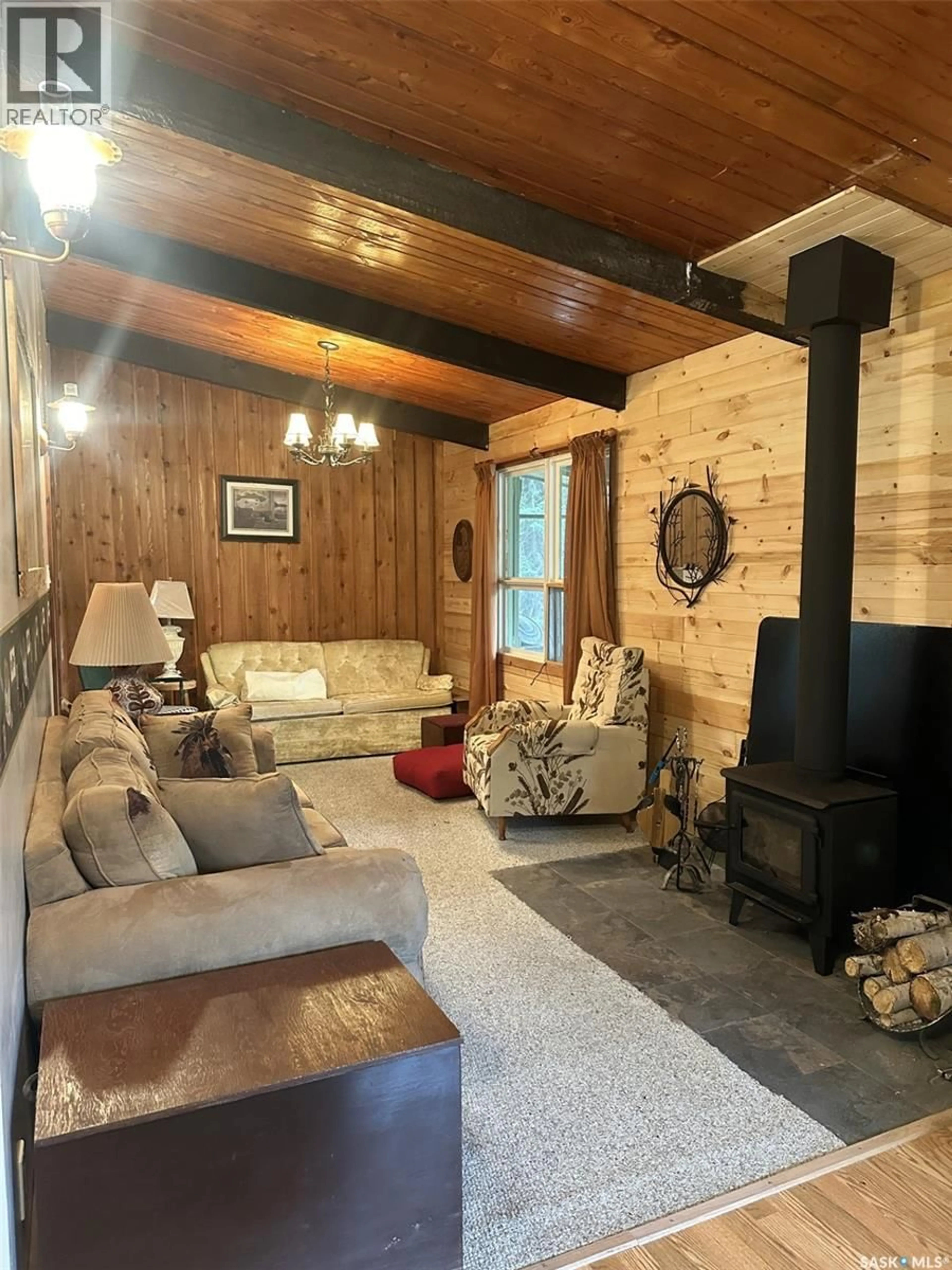 Living room with furniture, unknown for 19 JAN AVENUE, Northern Admin District Saskatchewan S0J1S0