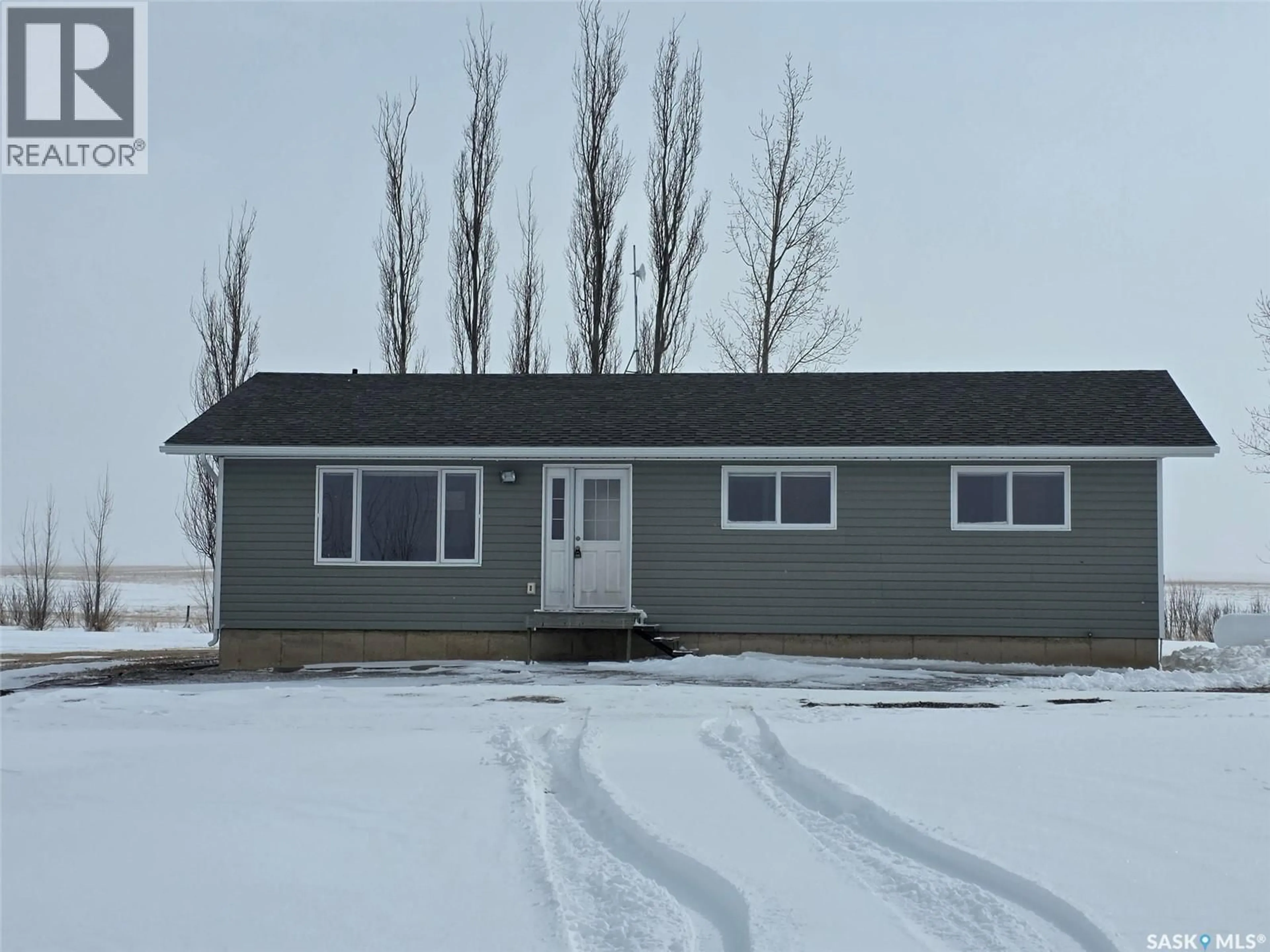 Home with vinyl exterior material, street for VIKER ACRES, Saskatchewan Landing Rm No.167 Saskatchewan S0N2P0