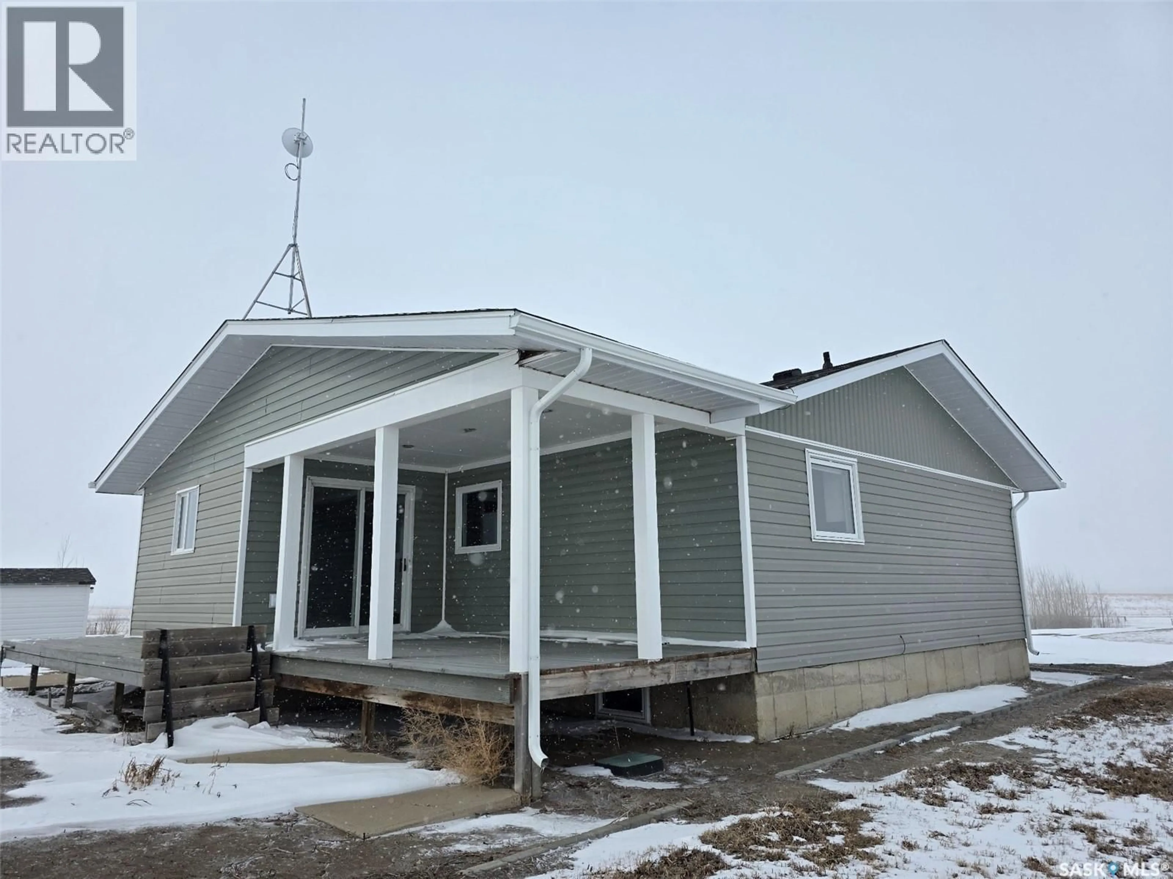 Home with vinyl exterior material, building for VIKER ACRES, Saskatchewan Landing Rm No.167 Saskatchewan S0N2P0