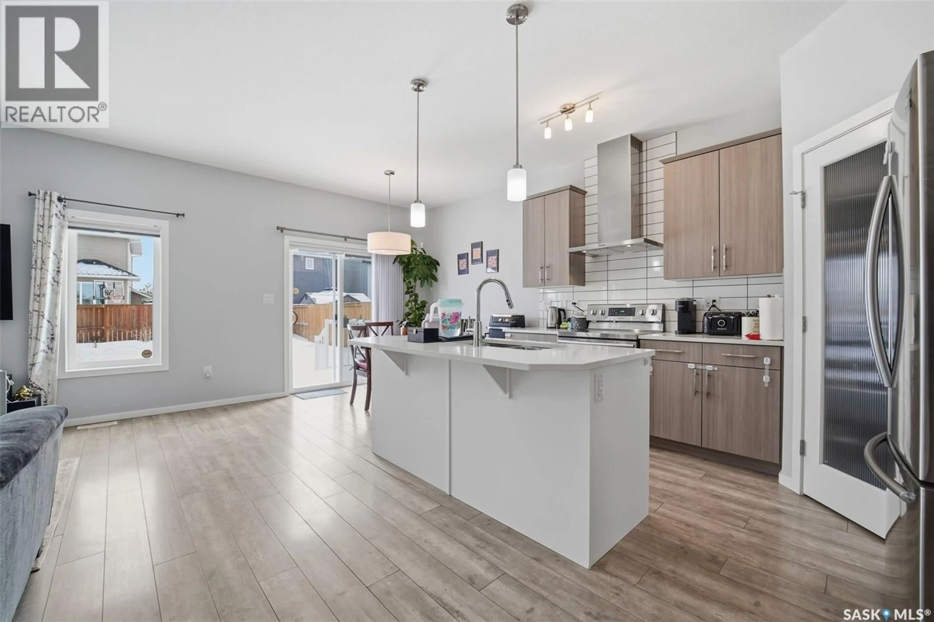 Open concept kitchen, unknown for 394 HASSARD CLOSE, Saskatoon Saskatchewan S7L4Z7