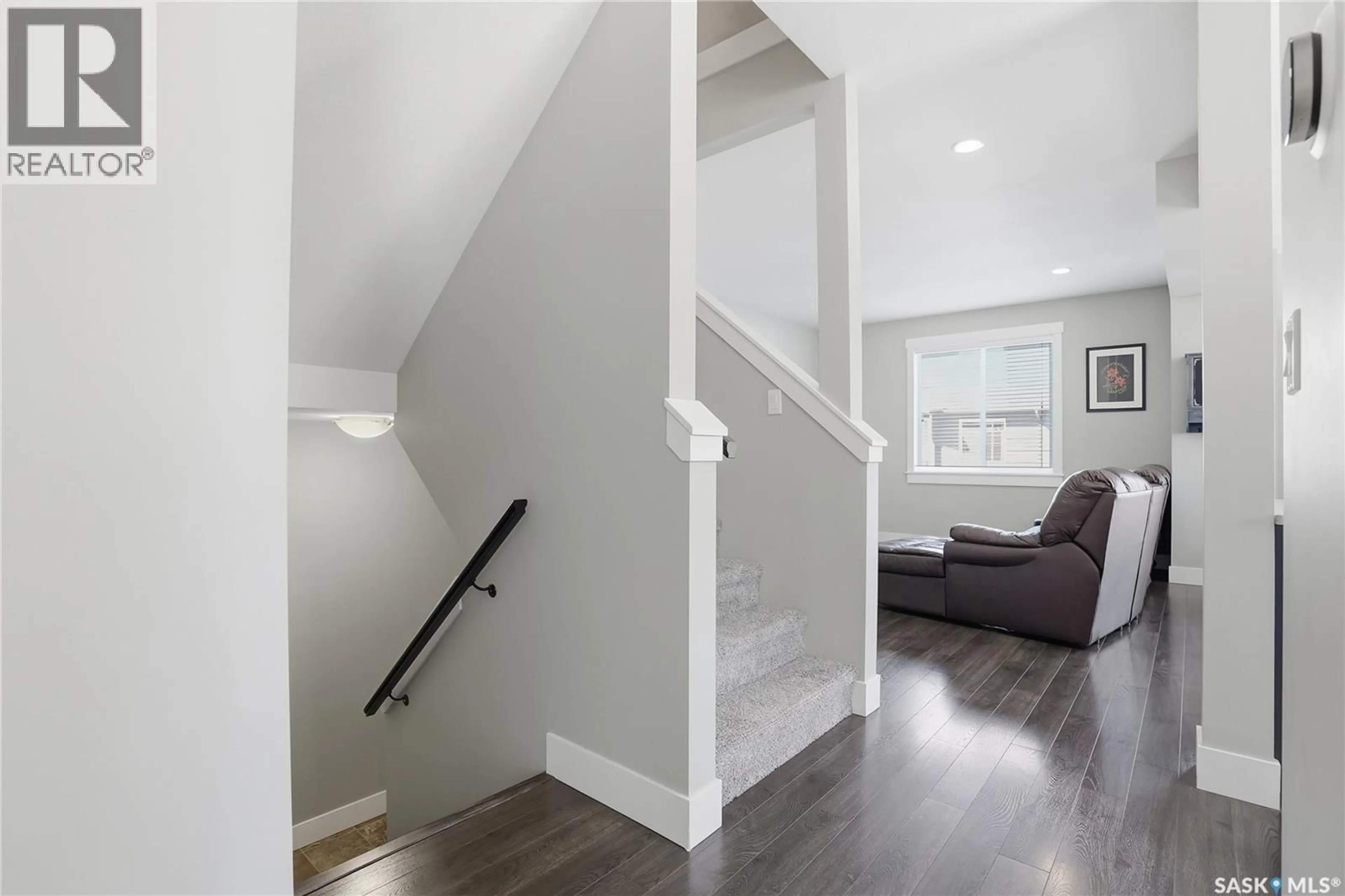 Stairs for 800 - 30 ST ANDREWS LANE, Warman Saskatchewan S0K4S4