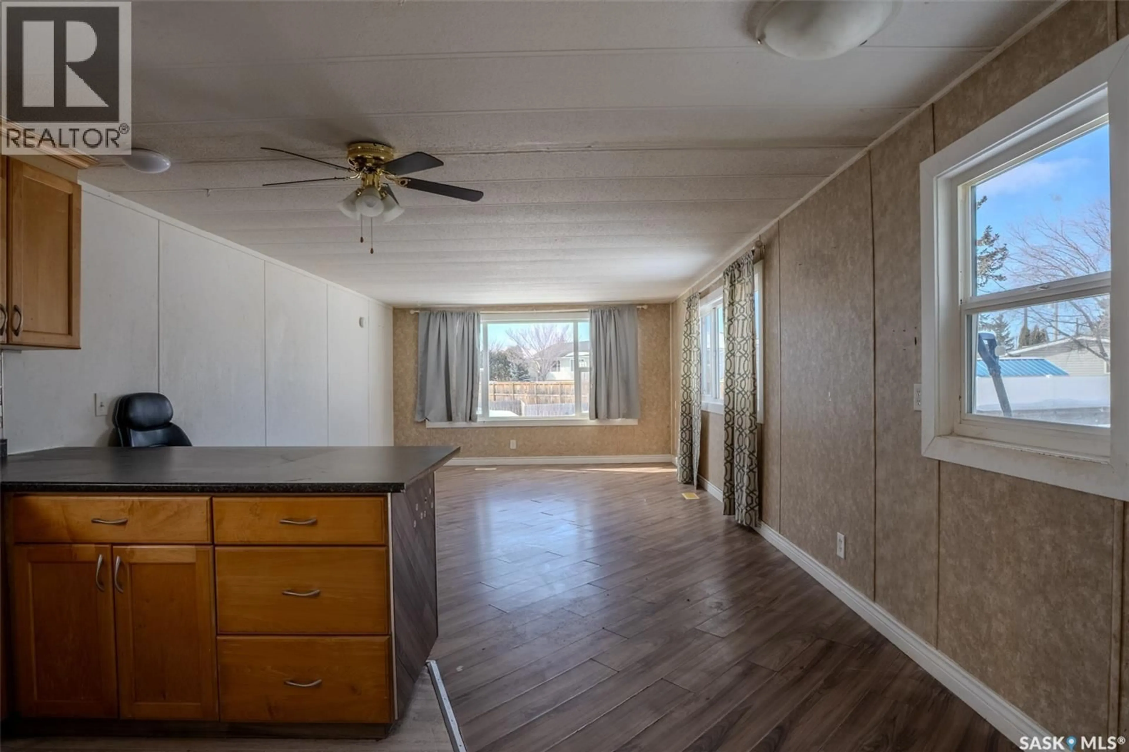 A pic of a room for 63 219 GRANT STREET, Saskatoon Saskatchewan S7N2A5