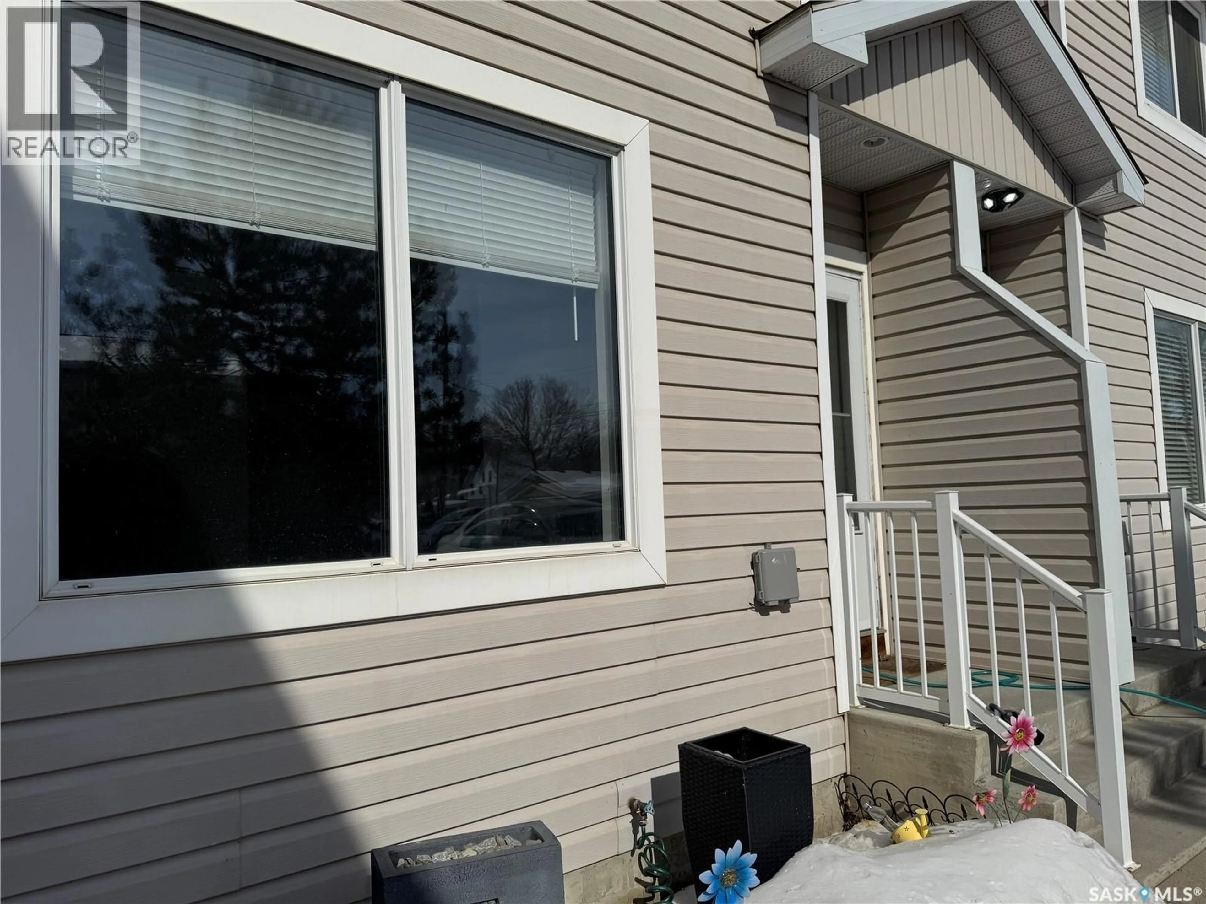 Home with vinyl exterior material, unknown for N - 2 802 K AVENUE, Saskatoon Saskatchewan S7L2N1