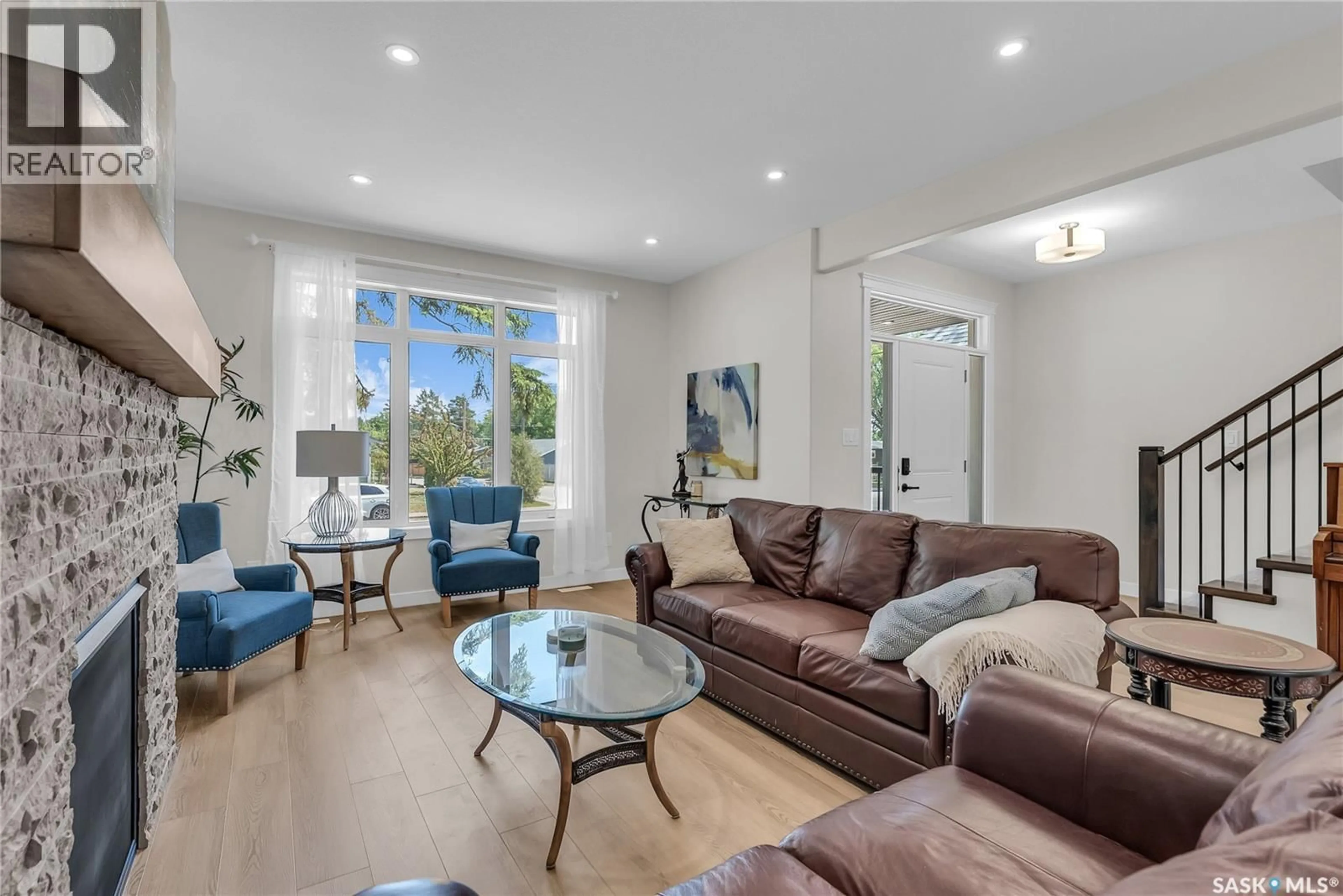 Living room with furniture, unknown for 1601b 9TH AVENUE, Saskatoon Saskatchewan S7K2Z9