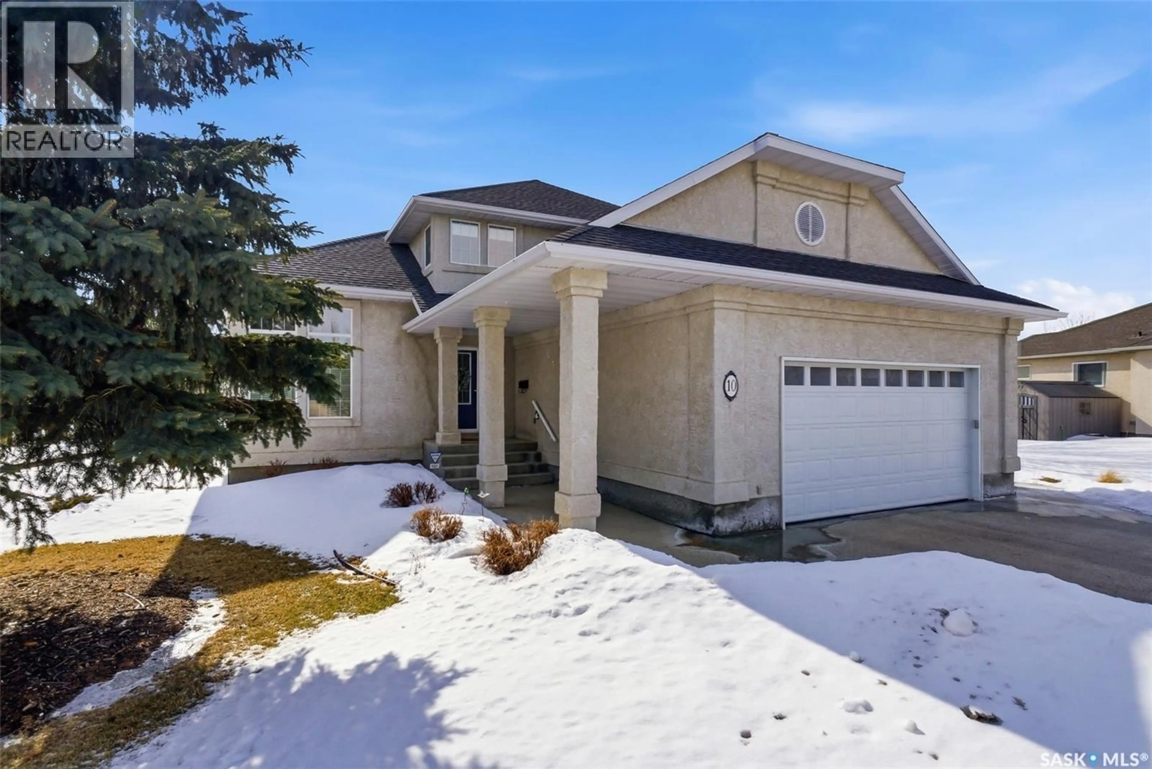 Home with vinyl exterior material, street for 10 NELSON PLACE, Edenwold Rm No.158 Saskatchewan S4L1C2