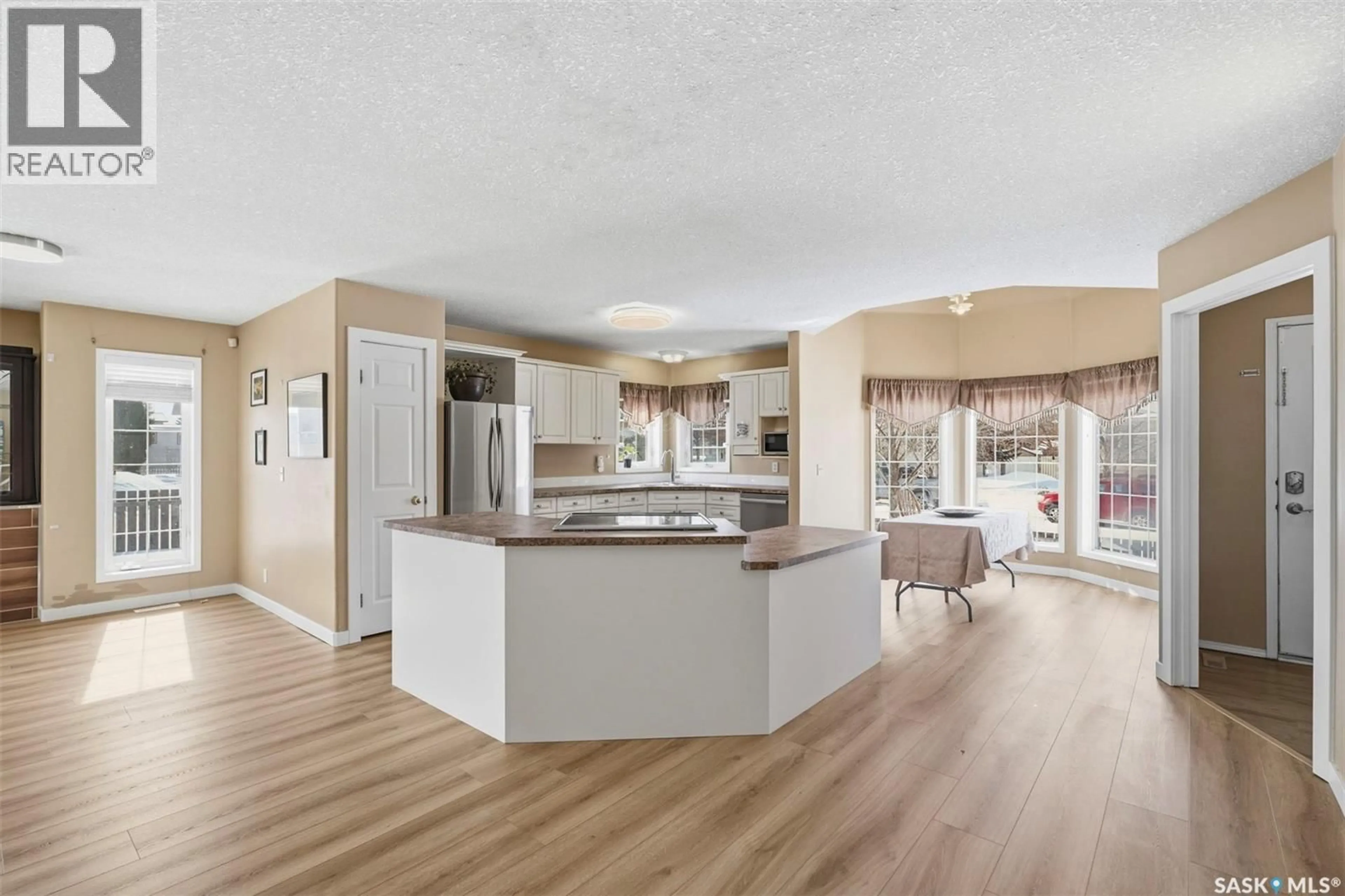 Unknown for 126 HALL CRESCENT, Saskatoon Saskatchewan S7L7G6