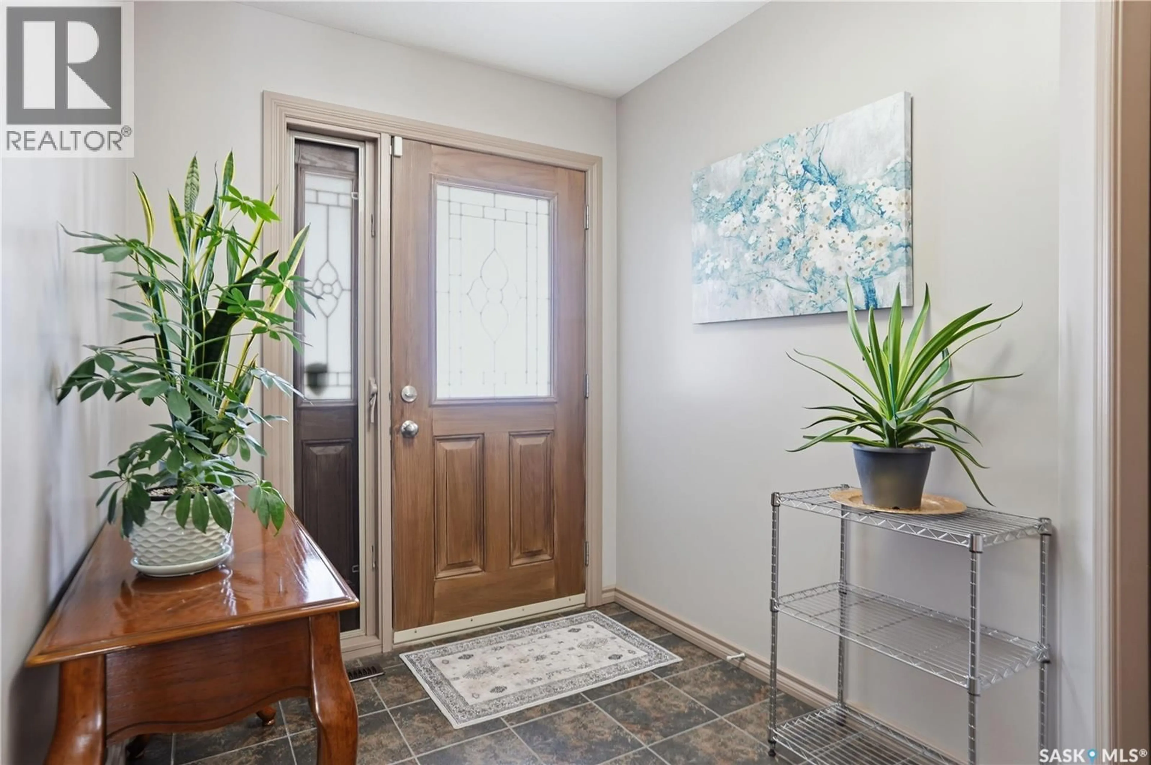 Indoor entryway for 105 - 2501 WINDSOR PARK ROAD, Regina Saskatchewan S4V1P3