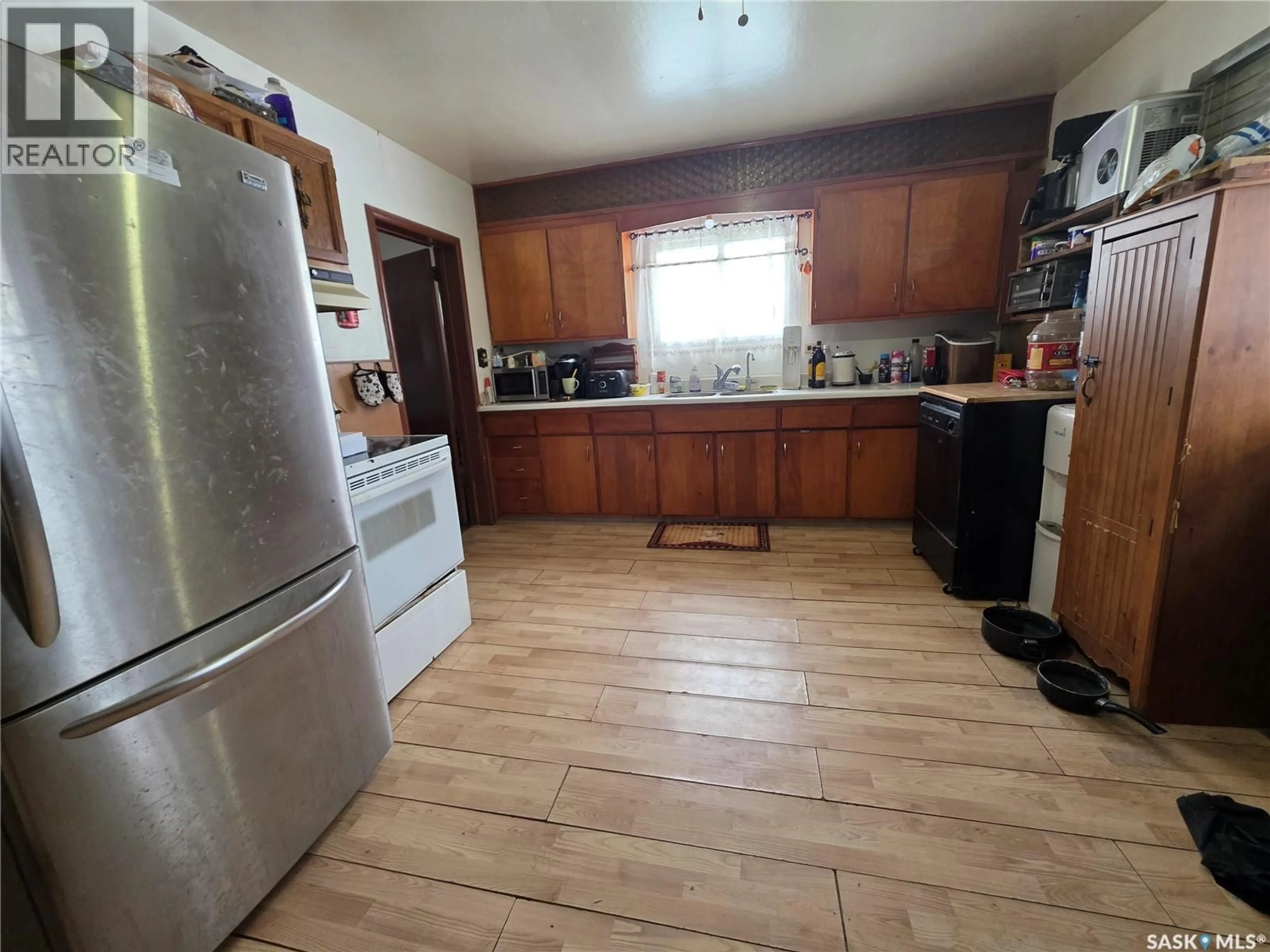 Unknown for 5460 KINGS AVENUE, Gull Lake Saskatchewan S0N1A0