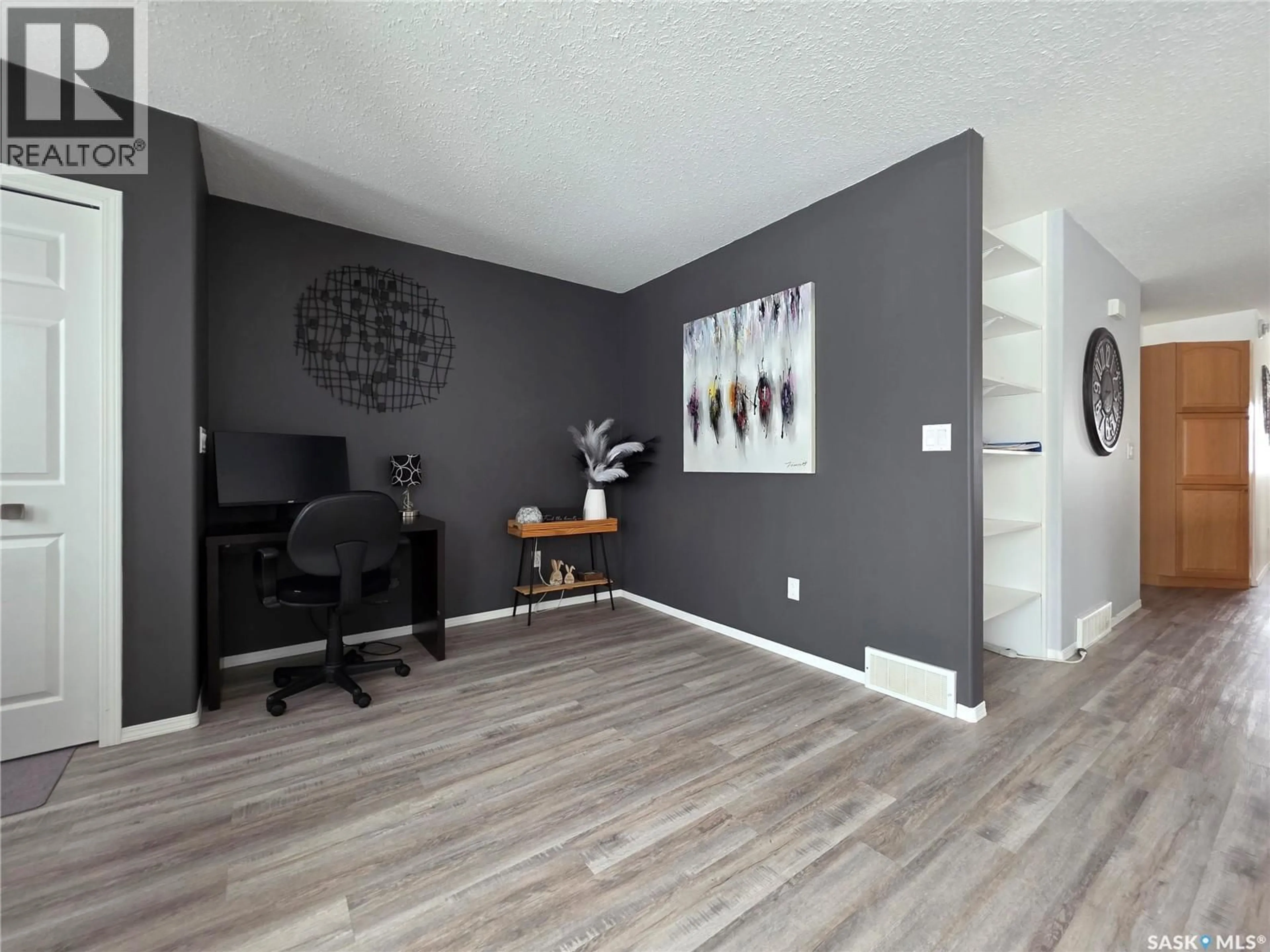 Indoor entryway for 603 MAIN STREET, Melville Saskatchewan S0A2P0