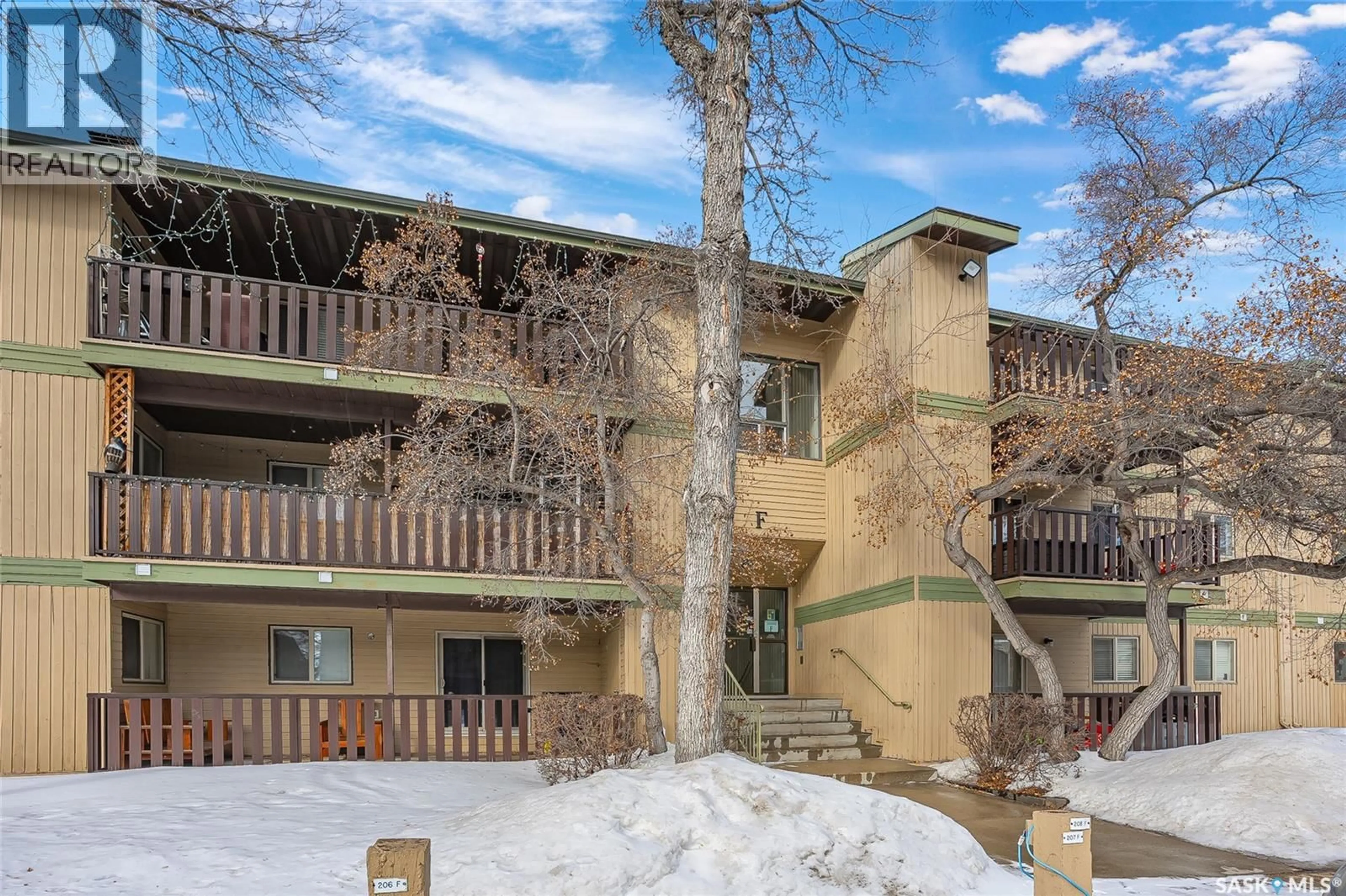 Patio, unknown for 304F - 1121 MCKERCHER DRIVE, Saskatoon Saskatchewan S7H5B8