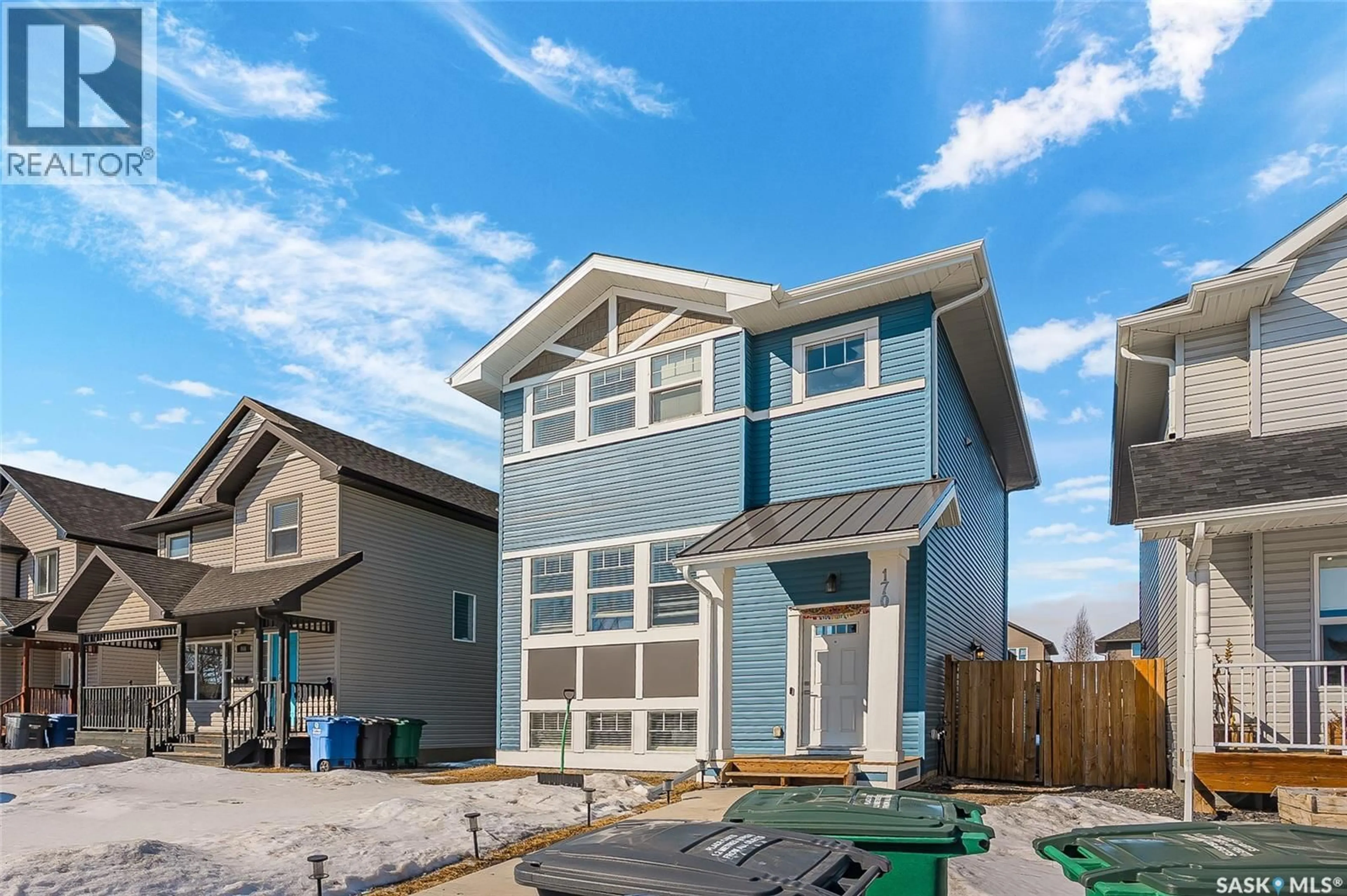 Home with vinyl exterior material, street for 170 HAMPTON BOULEVARD, Saskatoon Saskatchewan S7R0A7