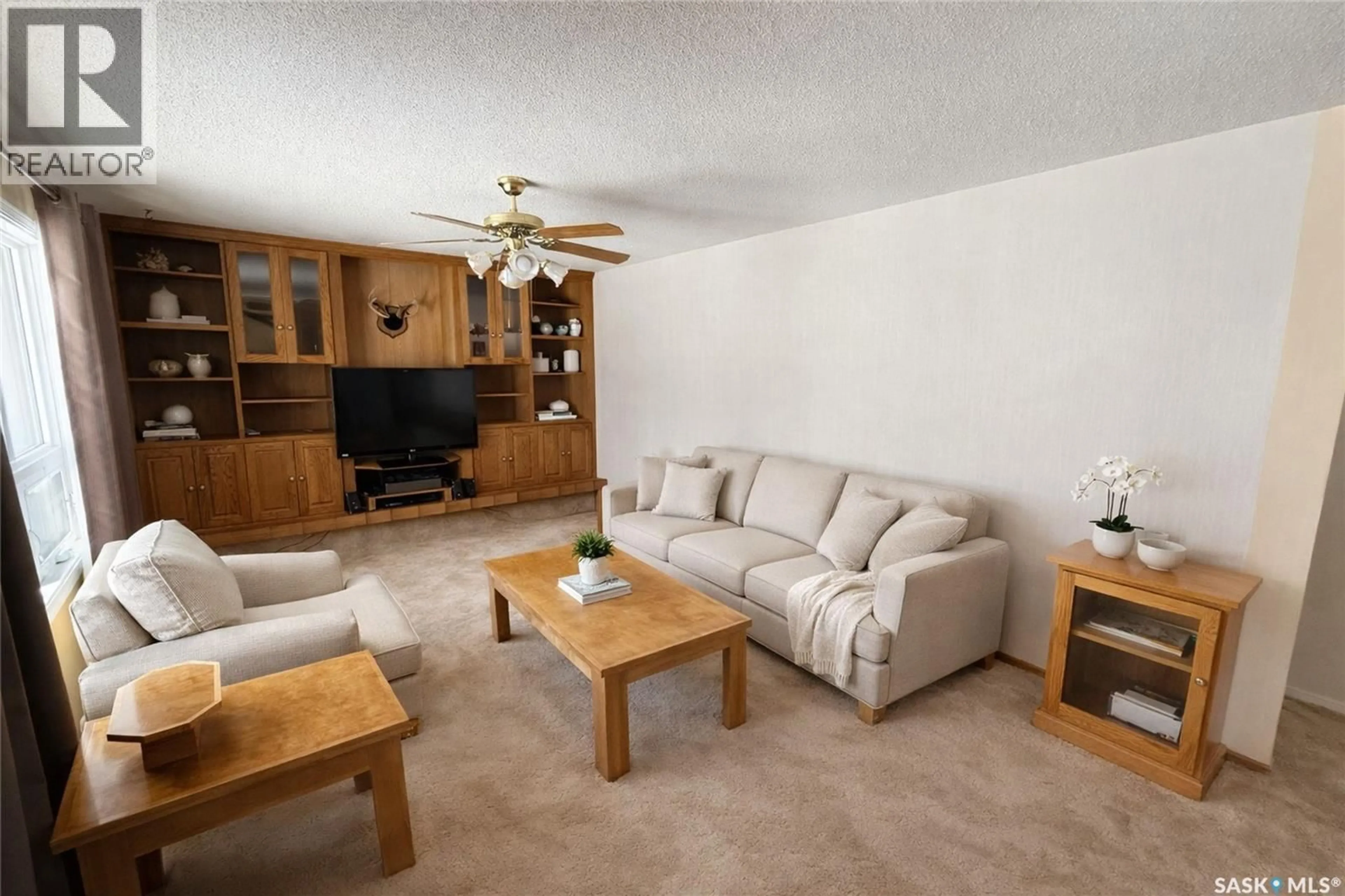 Living room with furniture, unknown for 1431 SOUTHAM STREET, Regina Saskatchewan S4T6X6