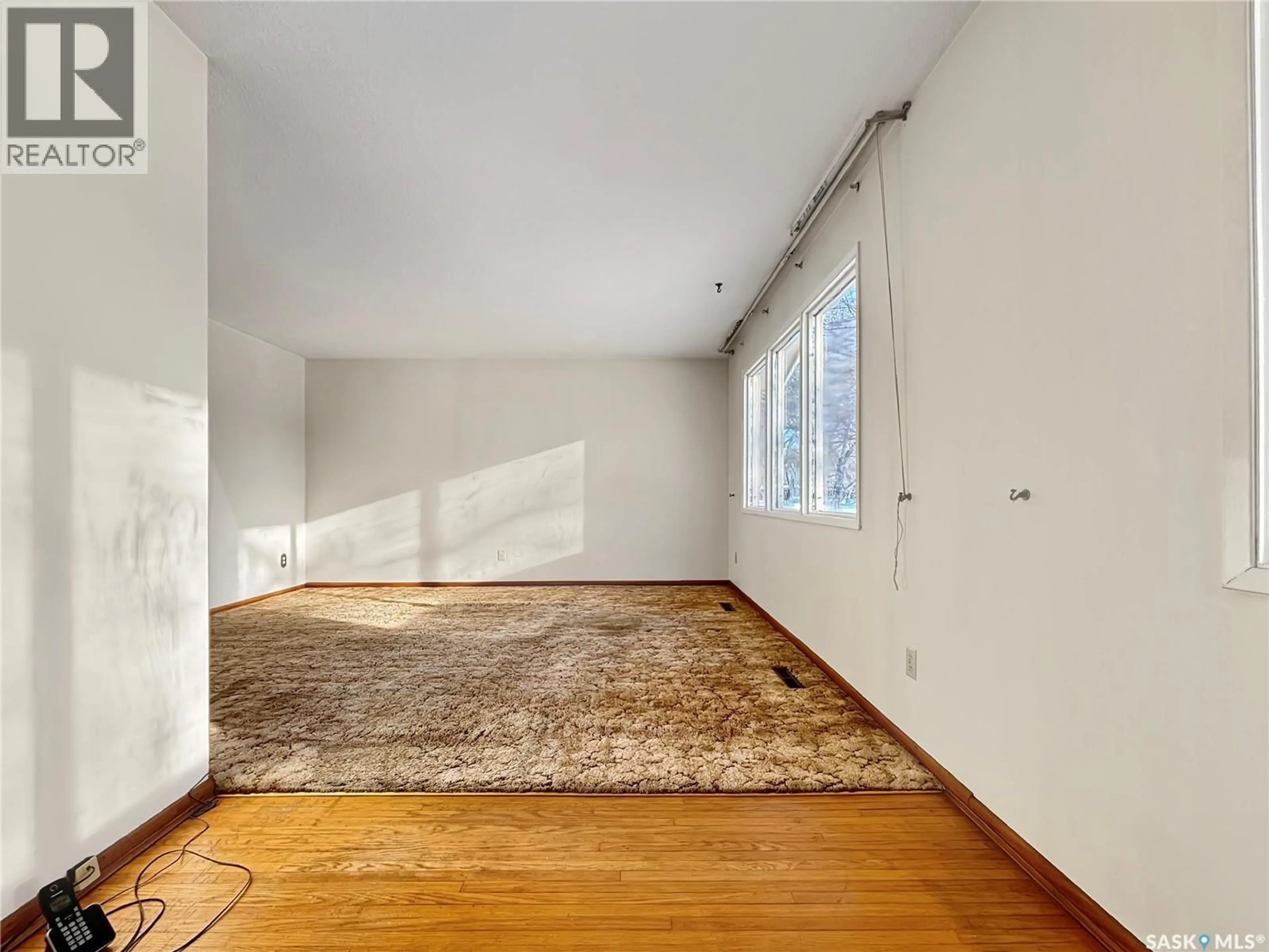 A pic of a room for 27 WALKER CRESCENT, Saskatoon Saskatchewan S7L4H7