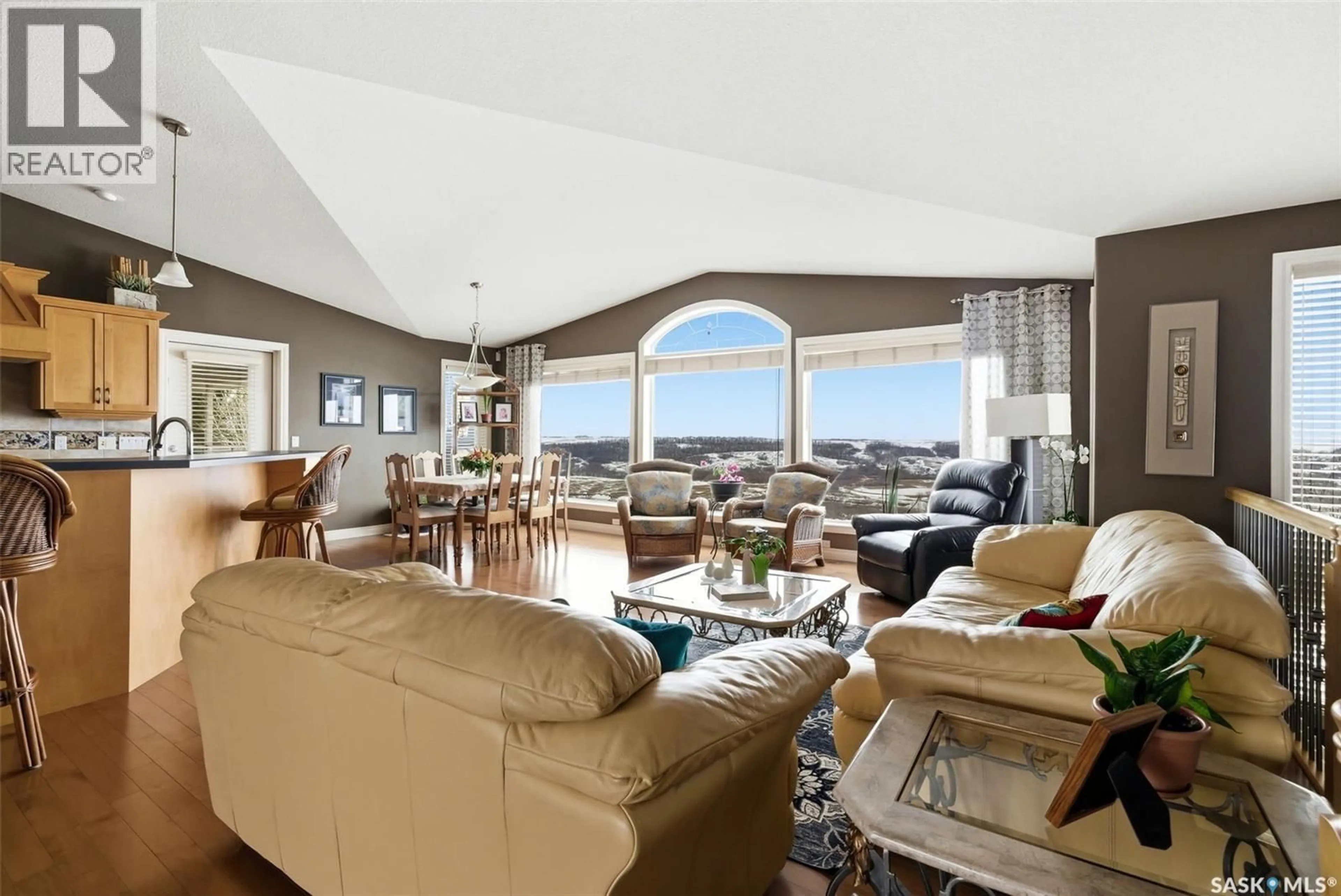 Living room with furniture, unknown for 24 DEER RIDGE DRIVE, Lumsden Rm No. 189 Saskatchewan S2V1B8