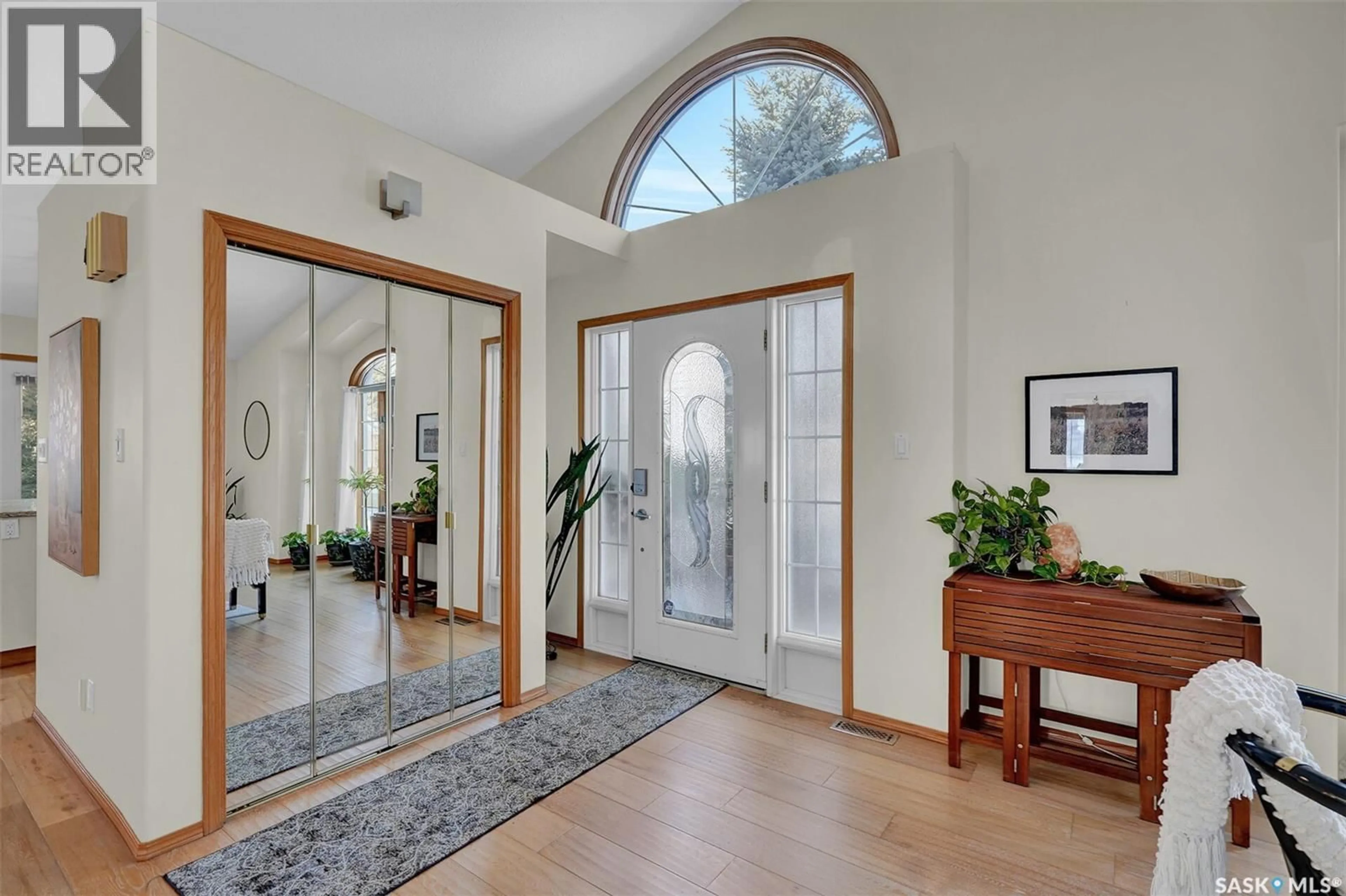 Indoor entryway for 3328 LAKESHORE COURT, Regina Saskatchewan S4S7H8