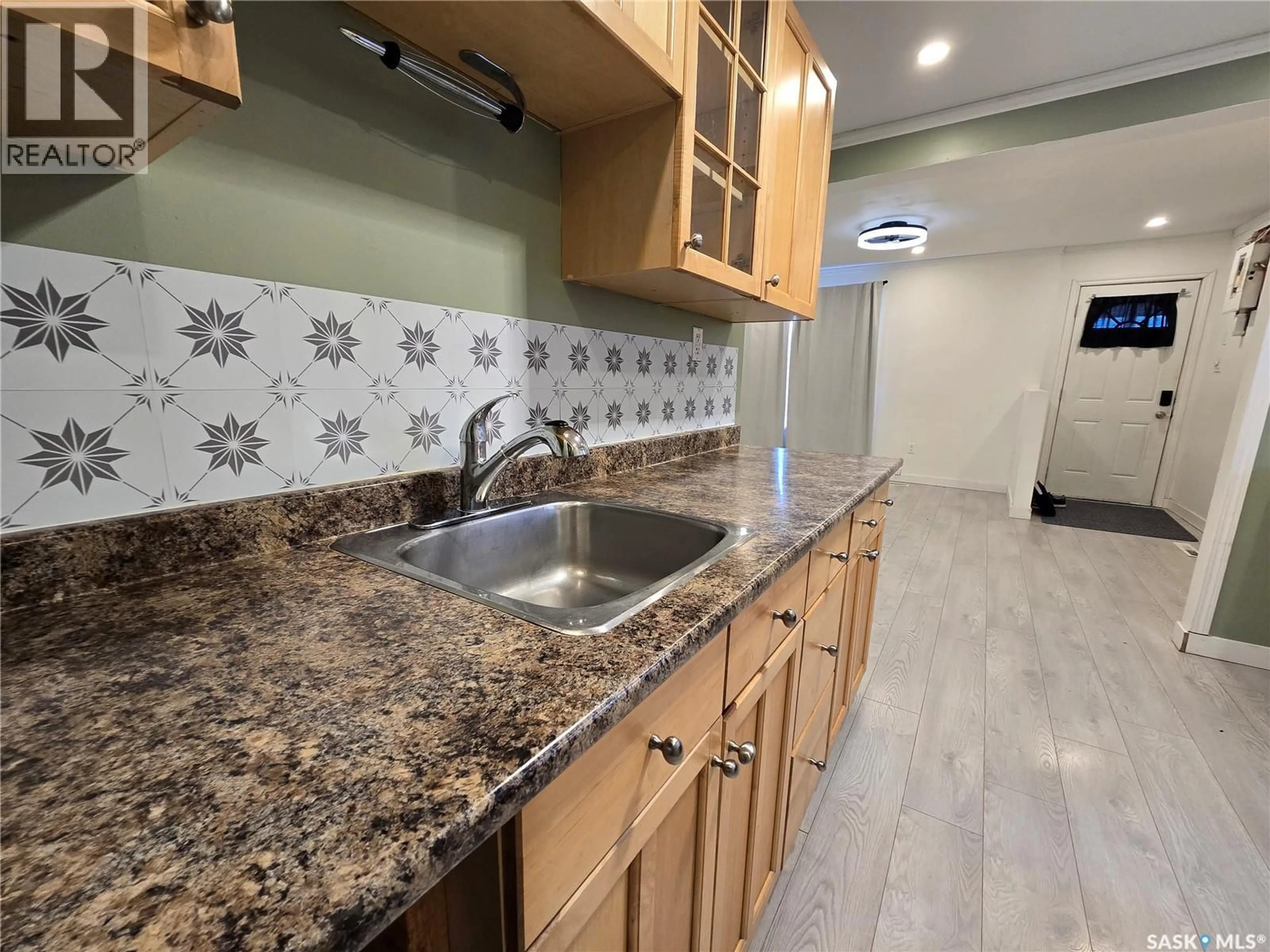 Standard kitchen, ceramic/tile floor for 336 2ND AVENUE SE, Weyburn Saskatchewan S4H1X1