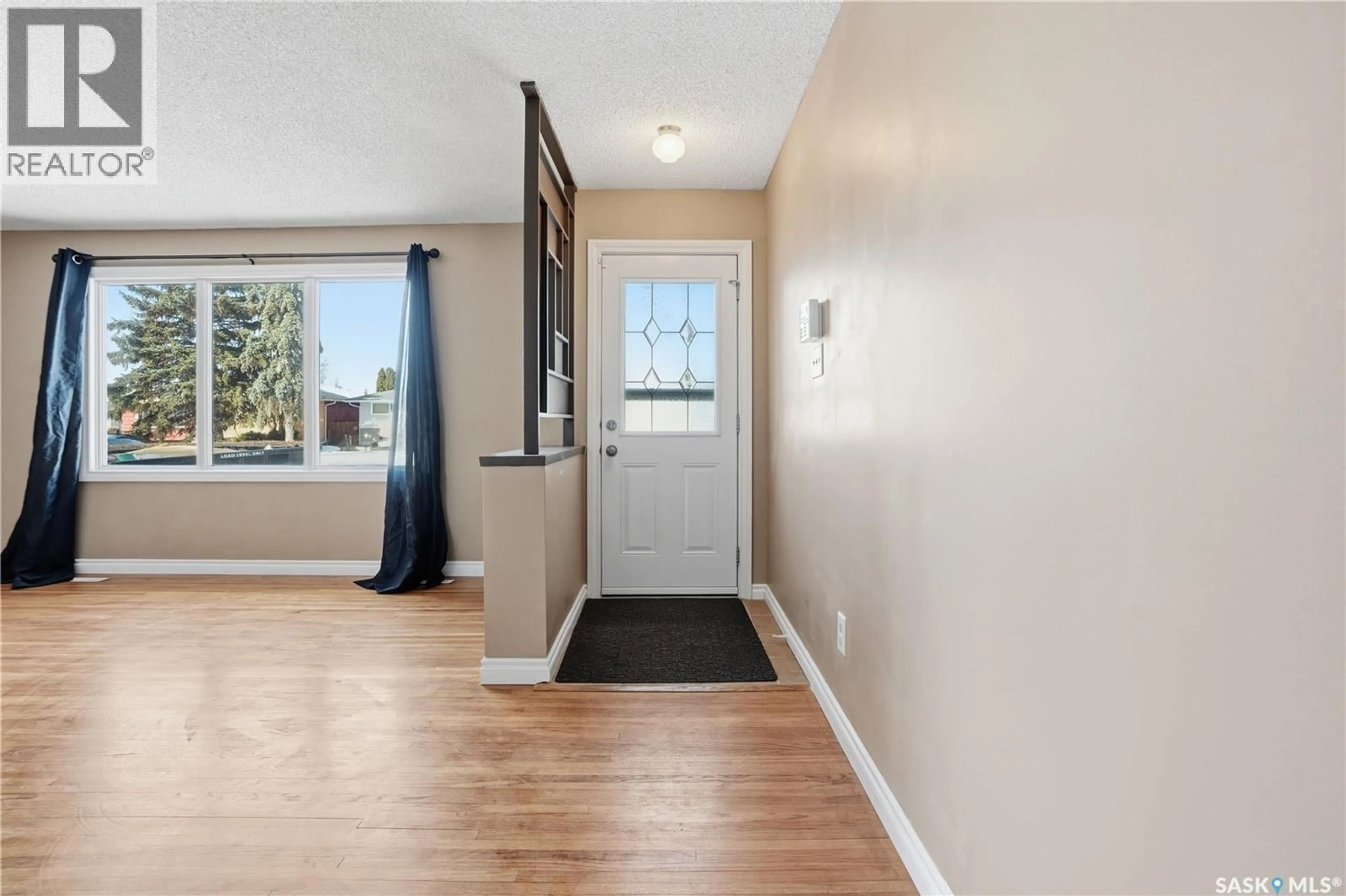 Indoor entryway for 115 MCCAUL CRESCENT, Regina Saskatchewan S4R3X4