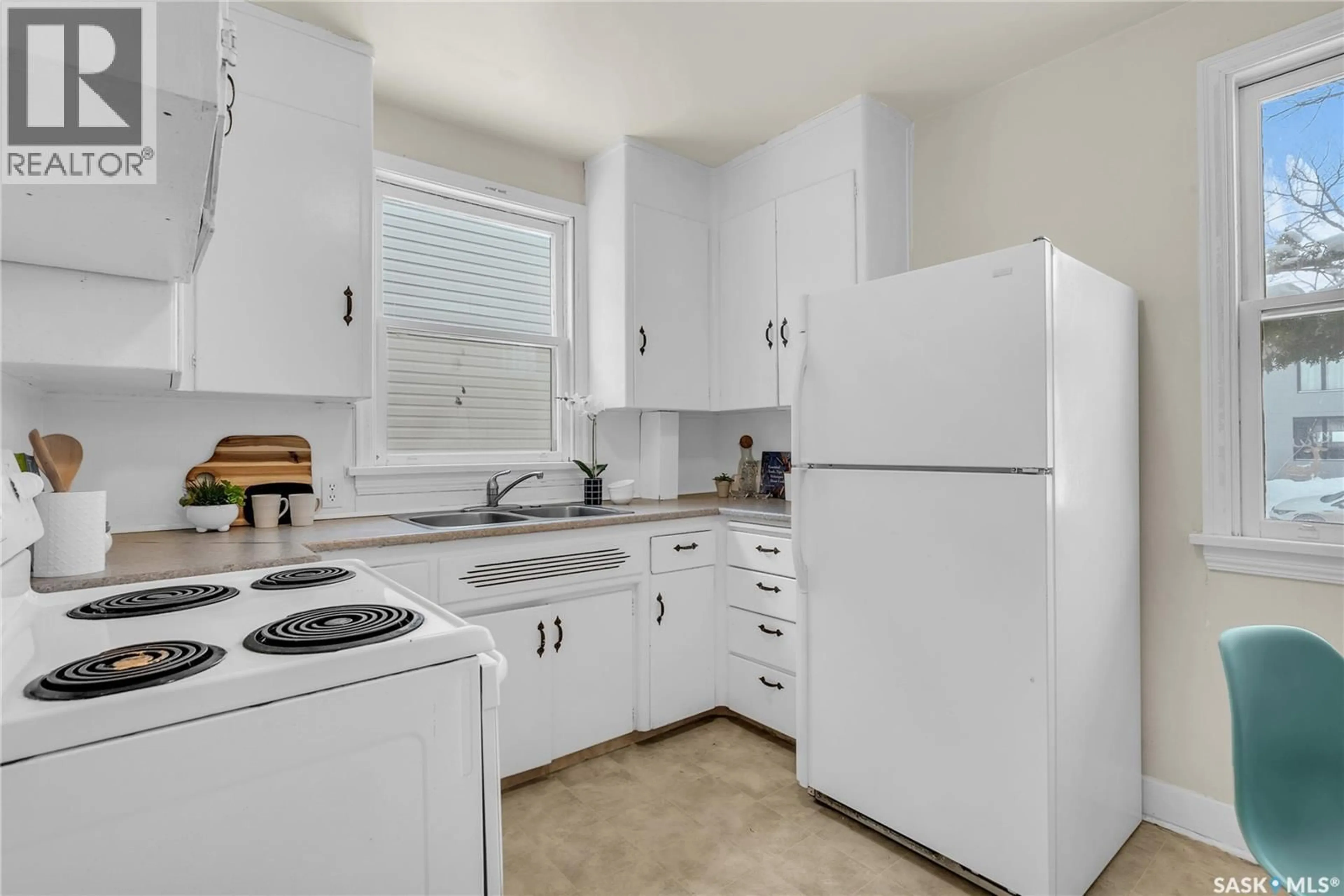 Standard kitchen, unknown for 1115 9TH STREET, Saskatoon Saskatchewan S7H0N4