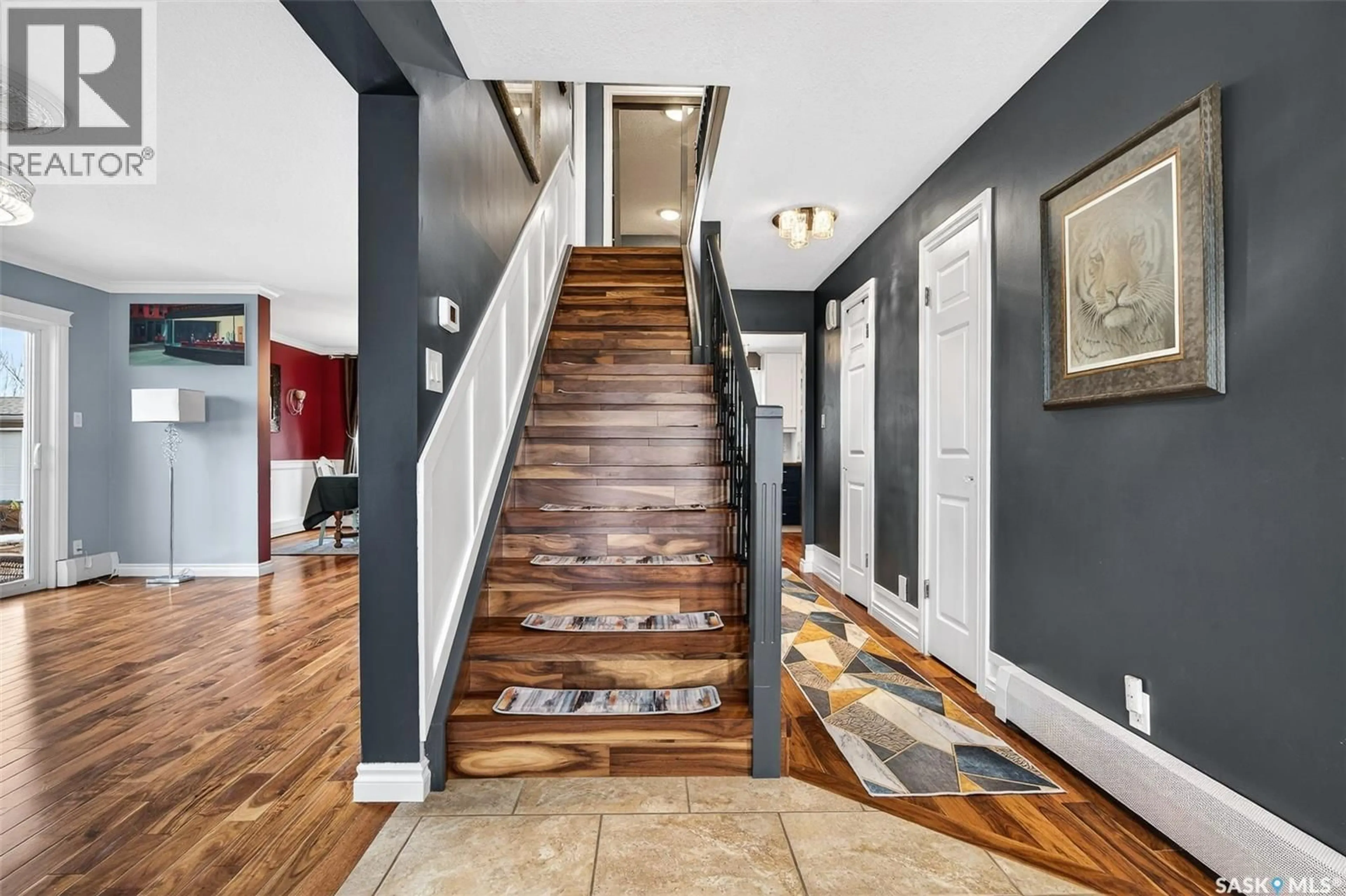 Indoor entryway for 1345 PRINCE CRESCENT, Moose Jaw Saskatchewan S6H6E6