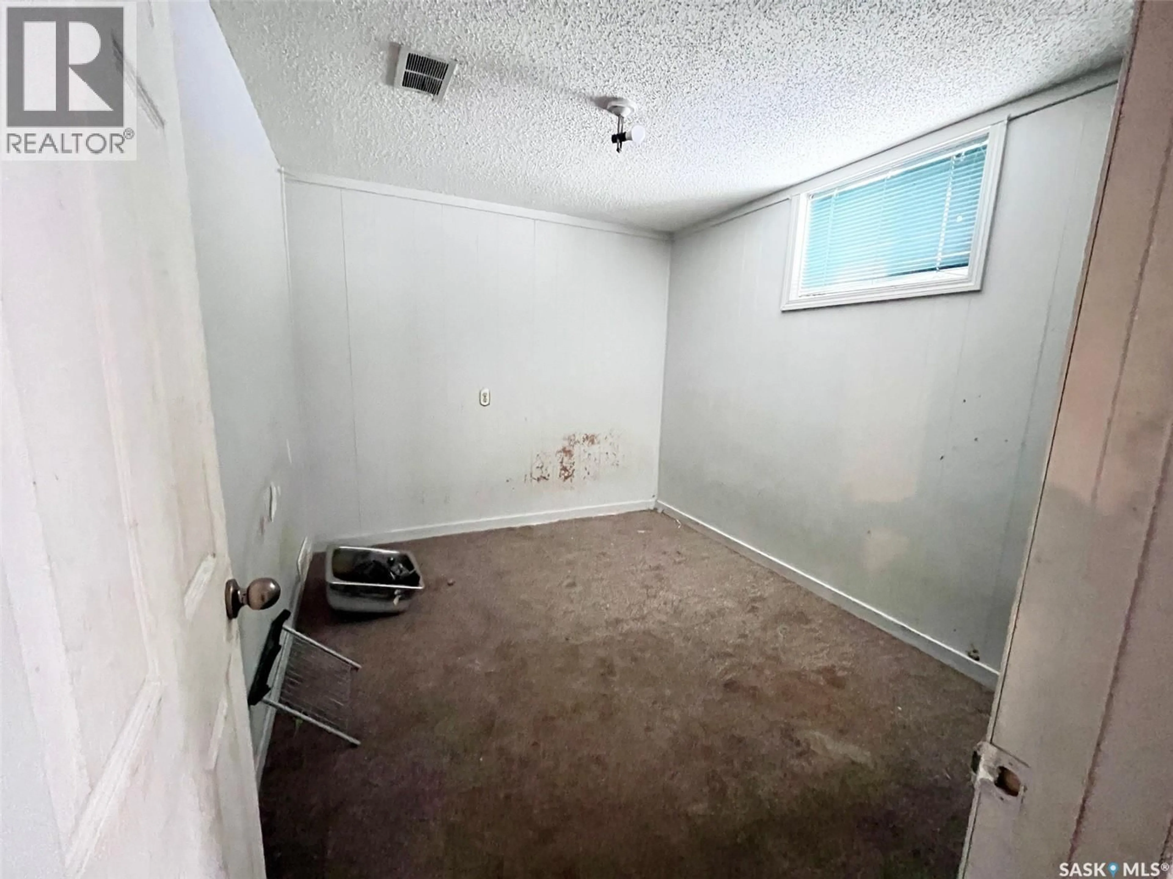 A pic of a room for 428 11TH STREET, Prince Albert Saskatchewan S6V1A7