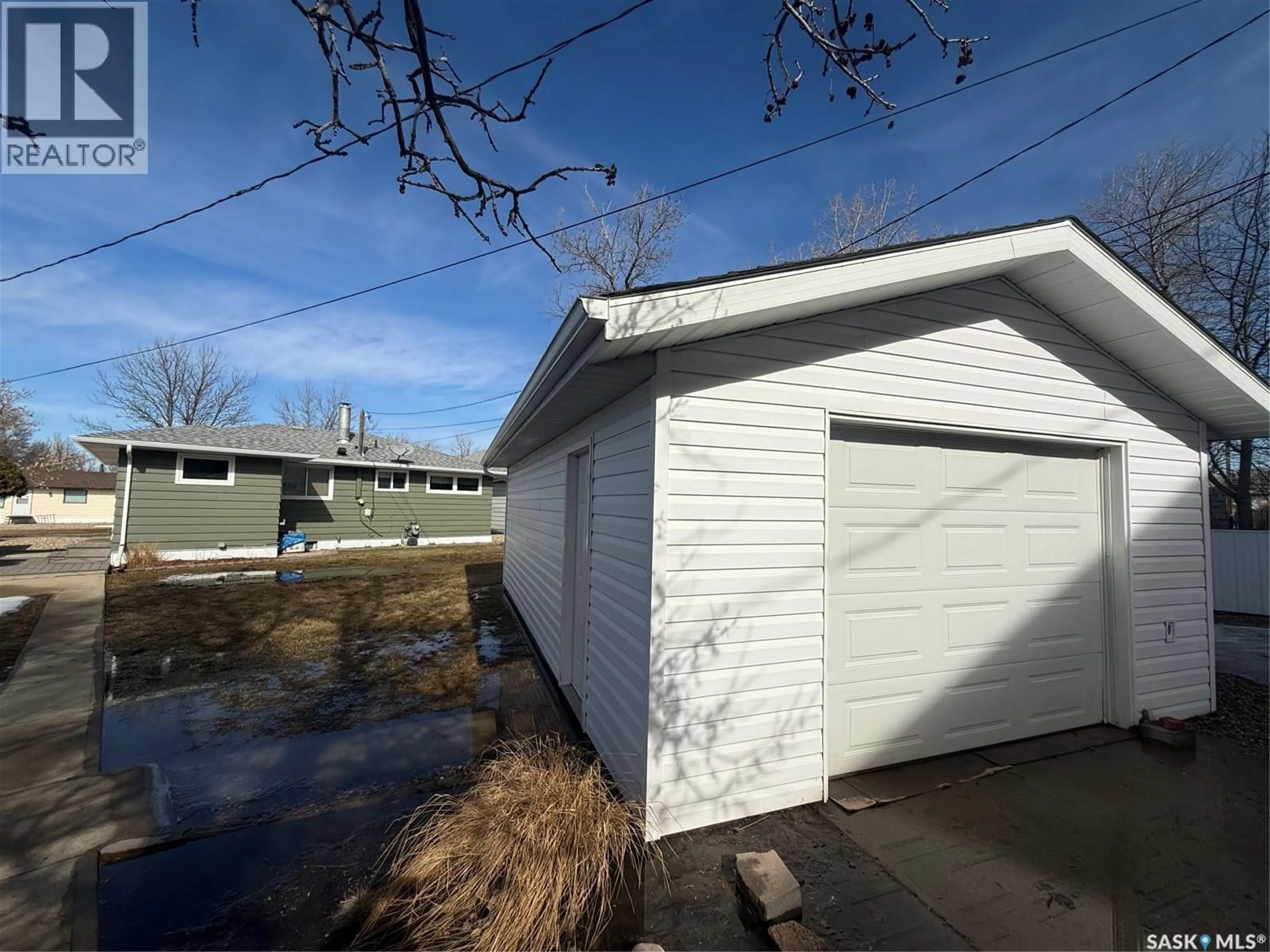 Shed for 302 3RD AVENUE, Assiniboia Saskatchewan S0H0B0
