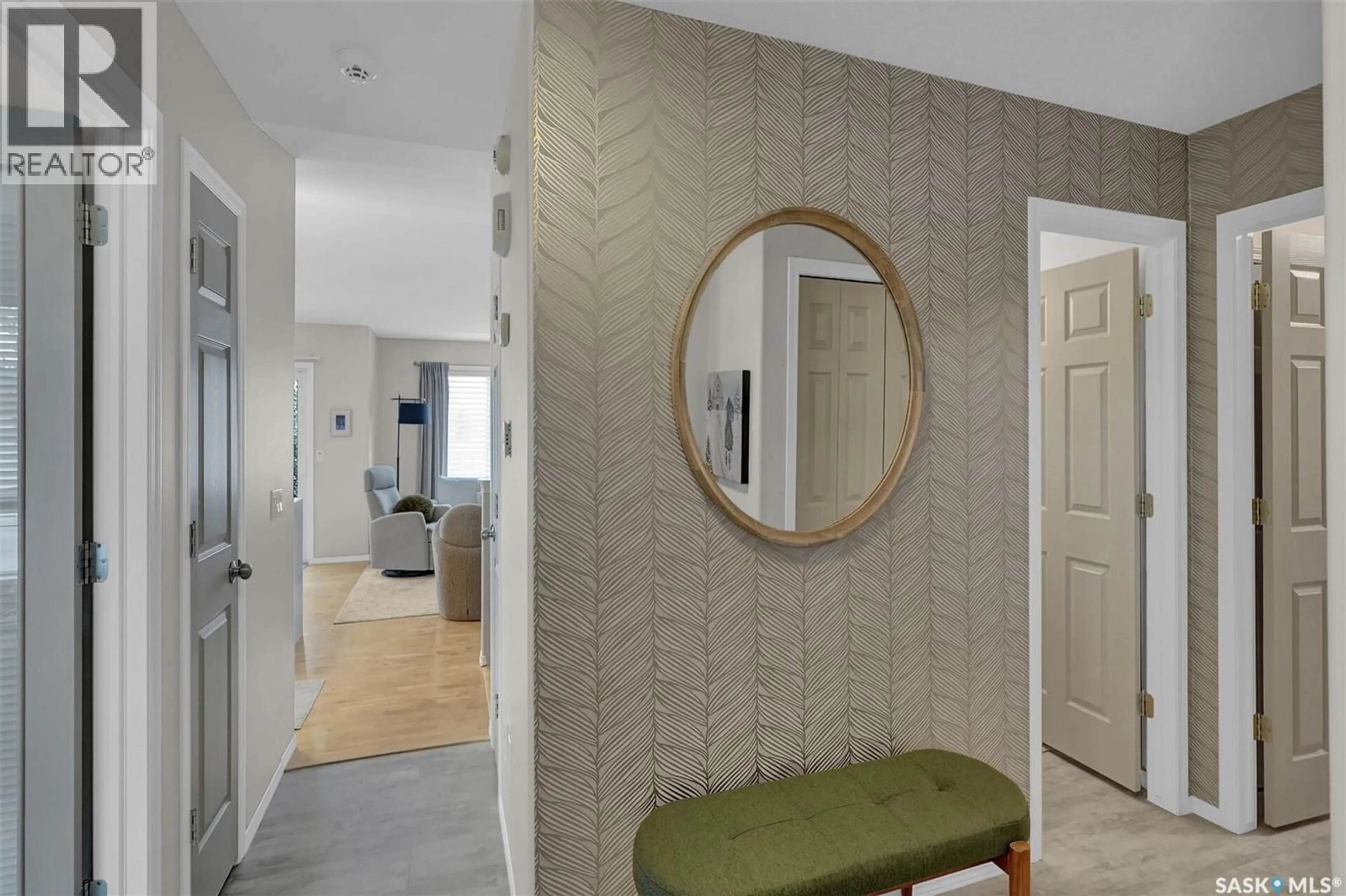 Indoor entryway for 2751 - 4 WINDSOR PARK ROAD, Regina Saskatchewan S4V1H1