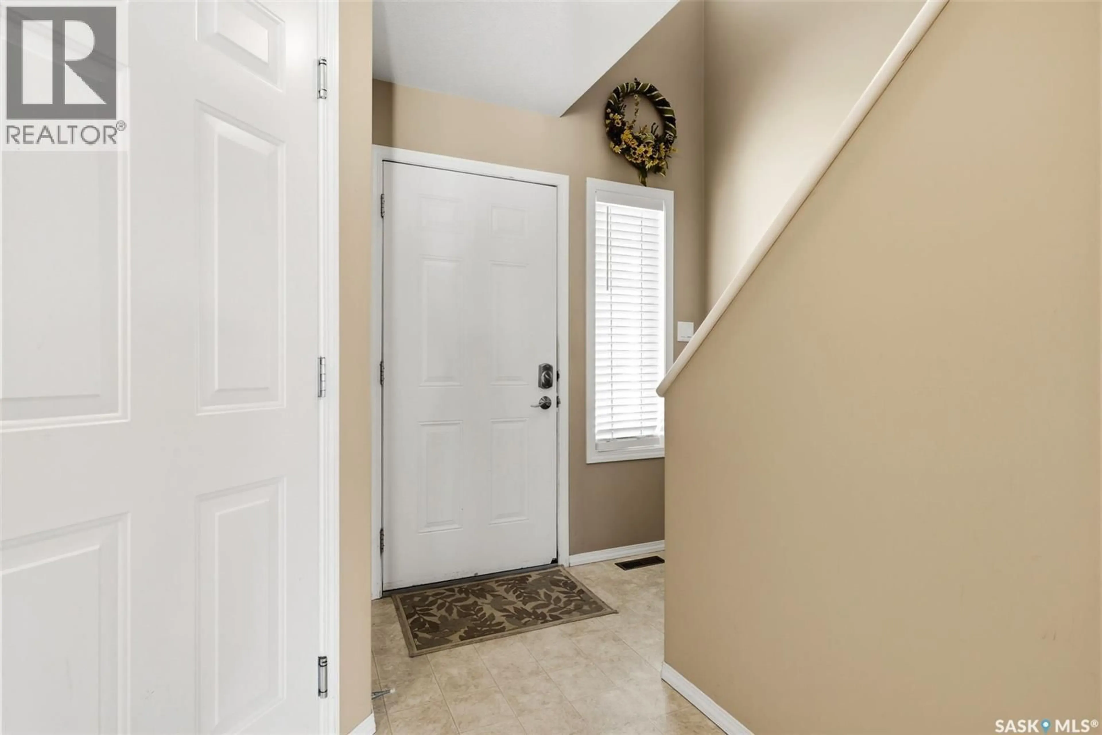 Indoor entryway for 2262 ATKINSON STREET, Regina Saskatchewan S4N7R2